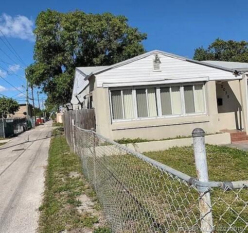 HOLLYWOOD SOUTH SIDE ADD NO 2 - Residential Lease