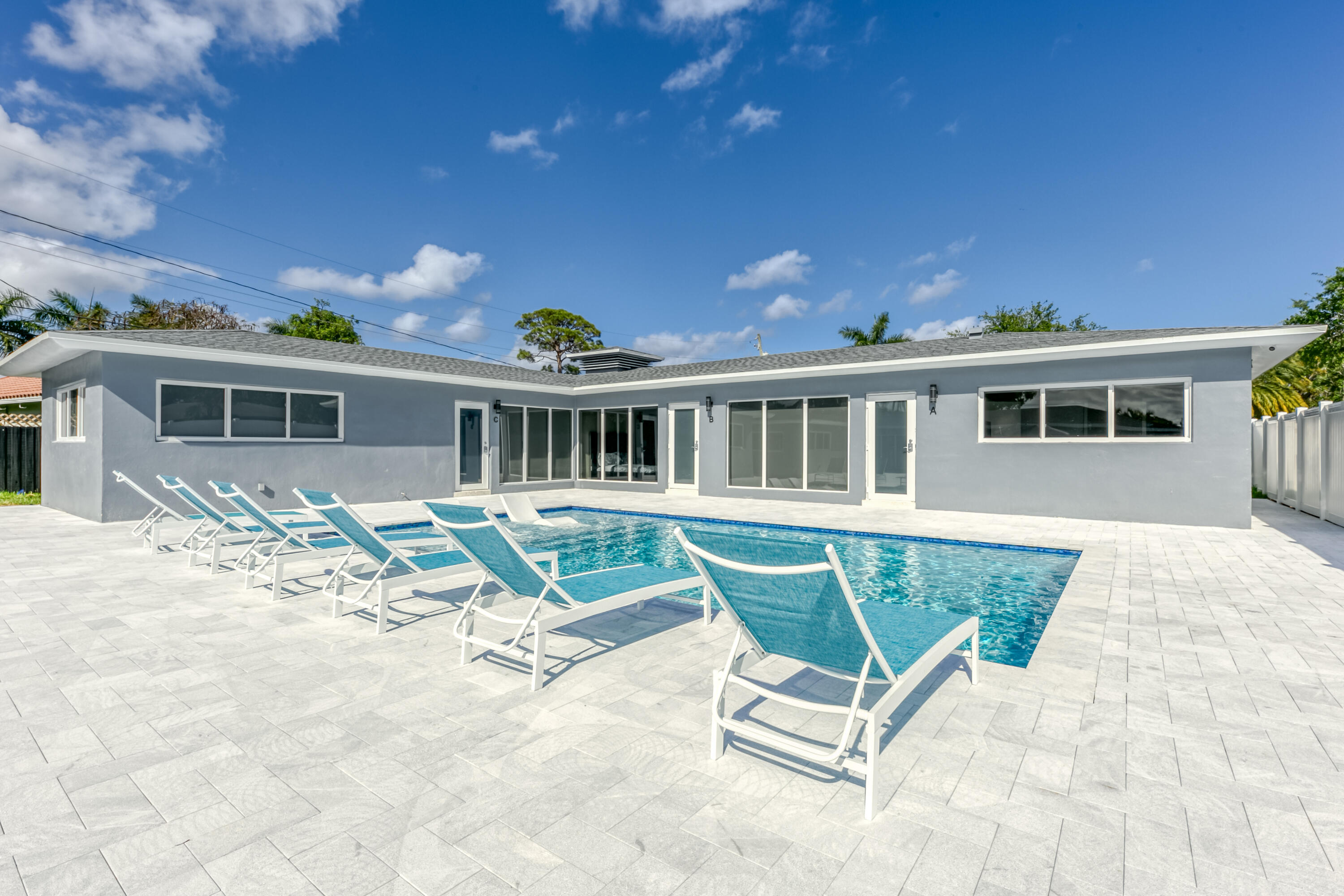 CORAL GARDENS - Residential Income