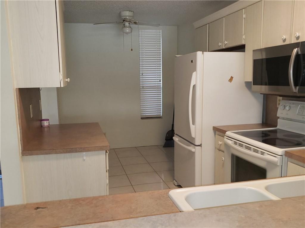 Coral Lake - Residential Lease