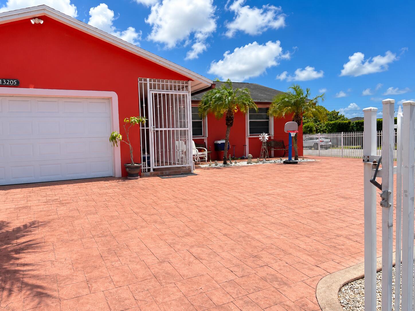 MEADOW WOOD MANOR SEC 6 - Residential