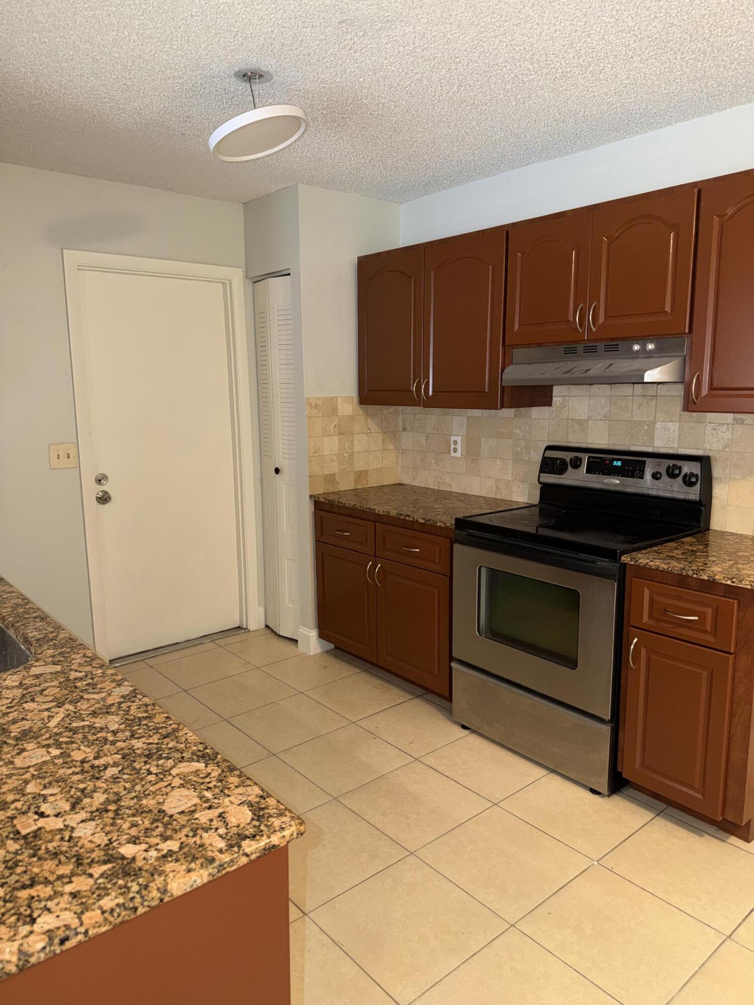 SPANISH ISLES PL II - Residential Lease