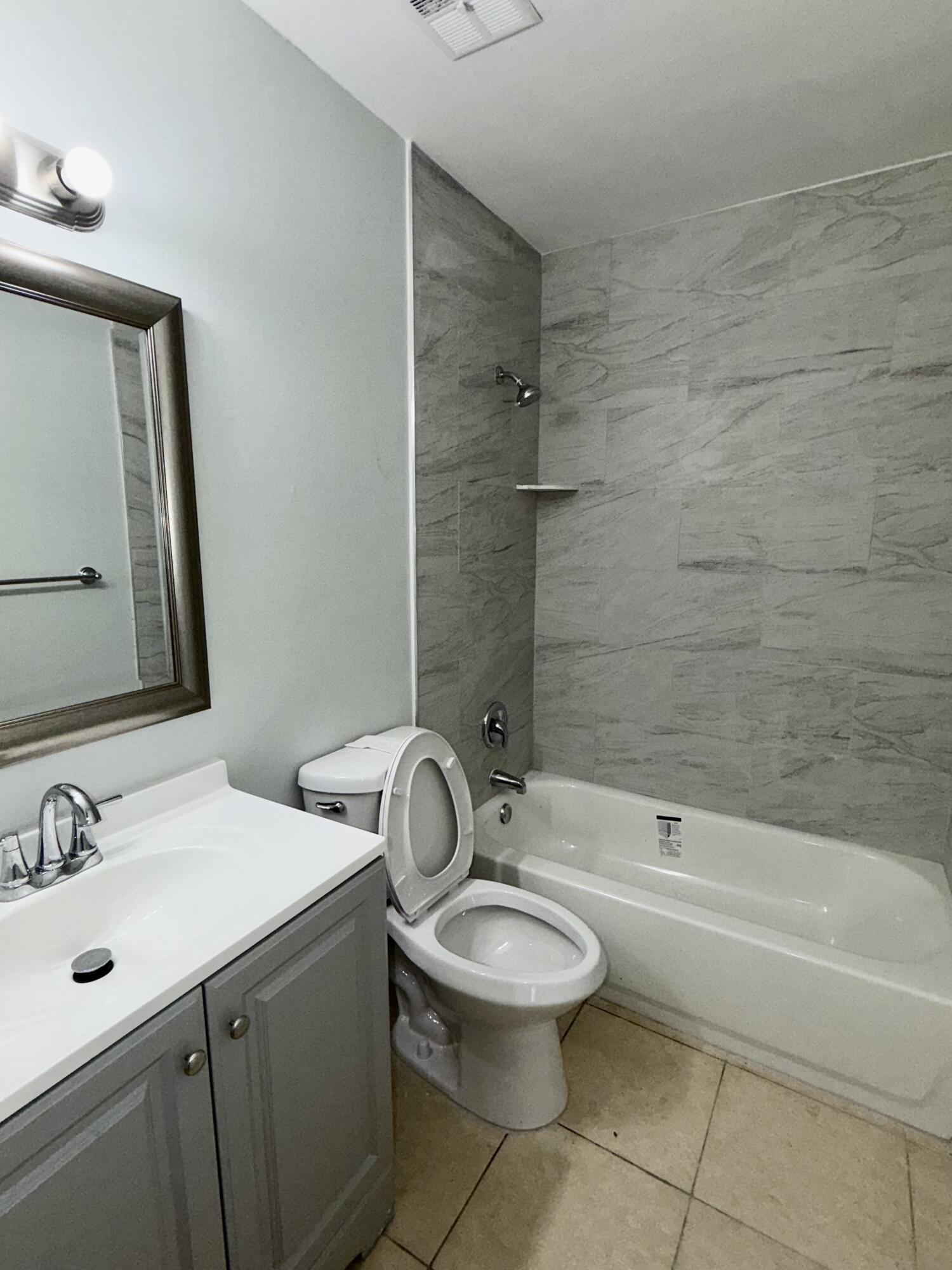 SPANISH ISLES PL II - Residential Lease