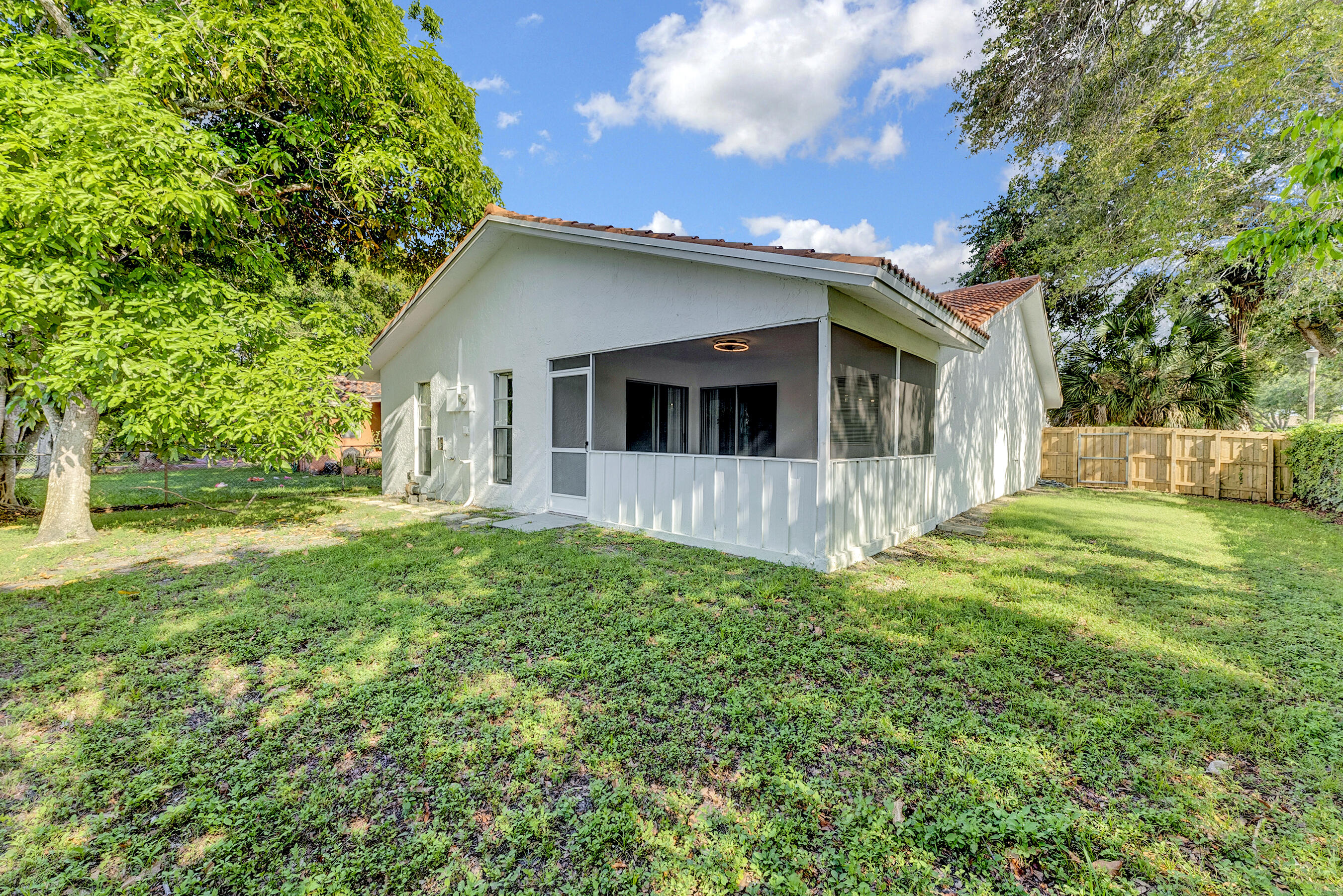 CORAL SPRINGS COUNTRY CLUB WEST - Residential
