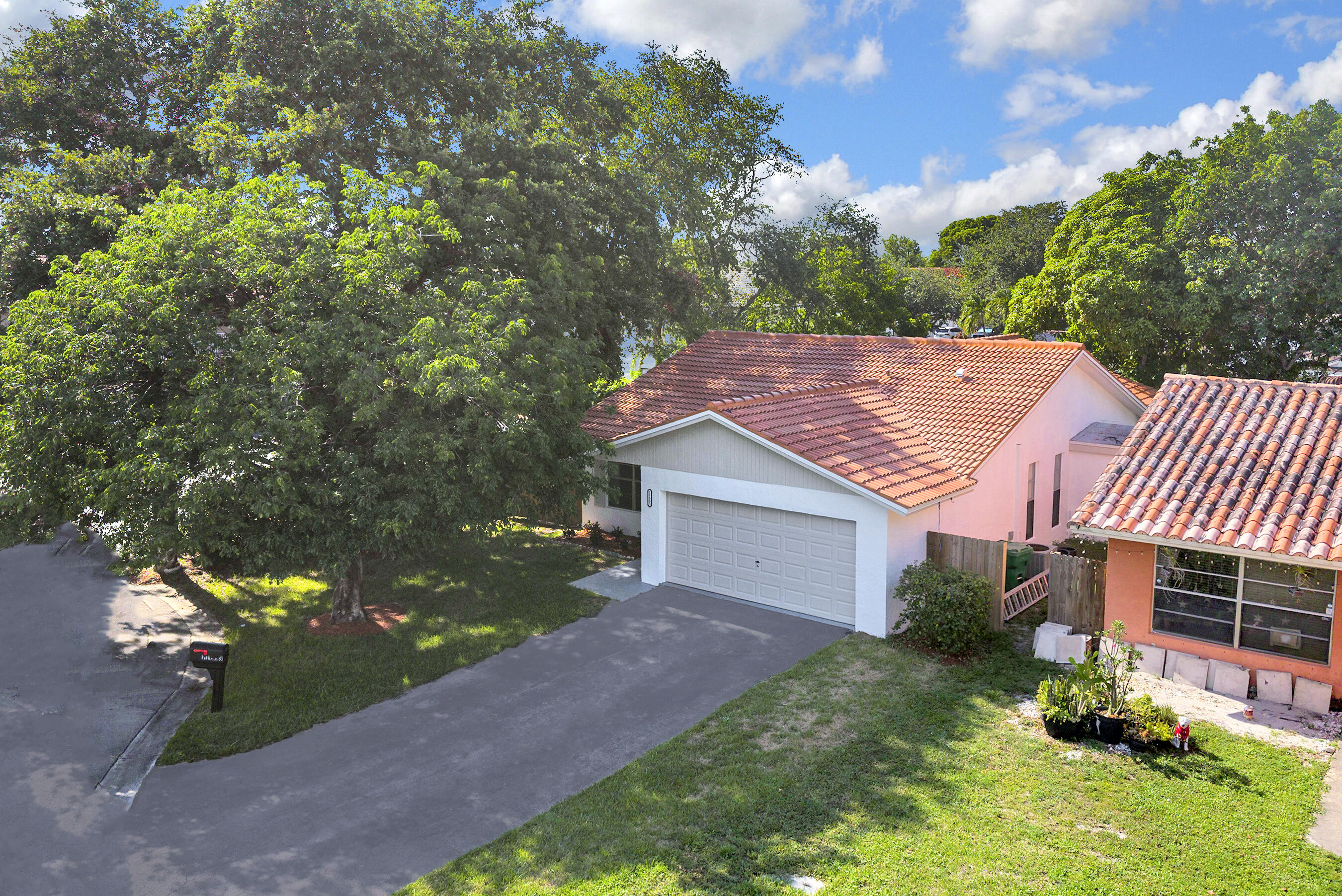 CORAL SPRINGS COUNTRY CLUB WEST - Residential