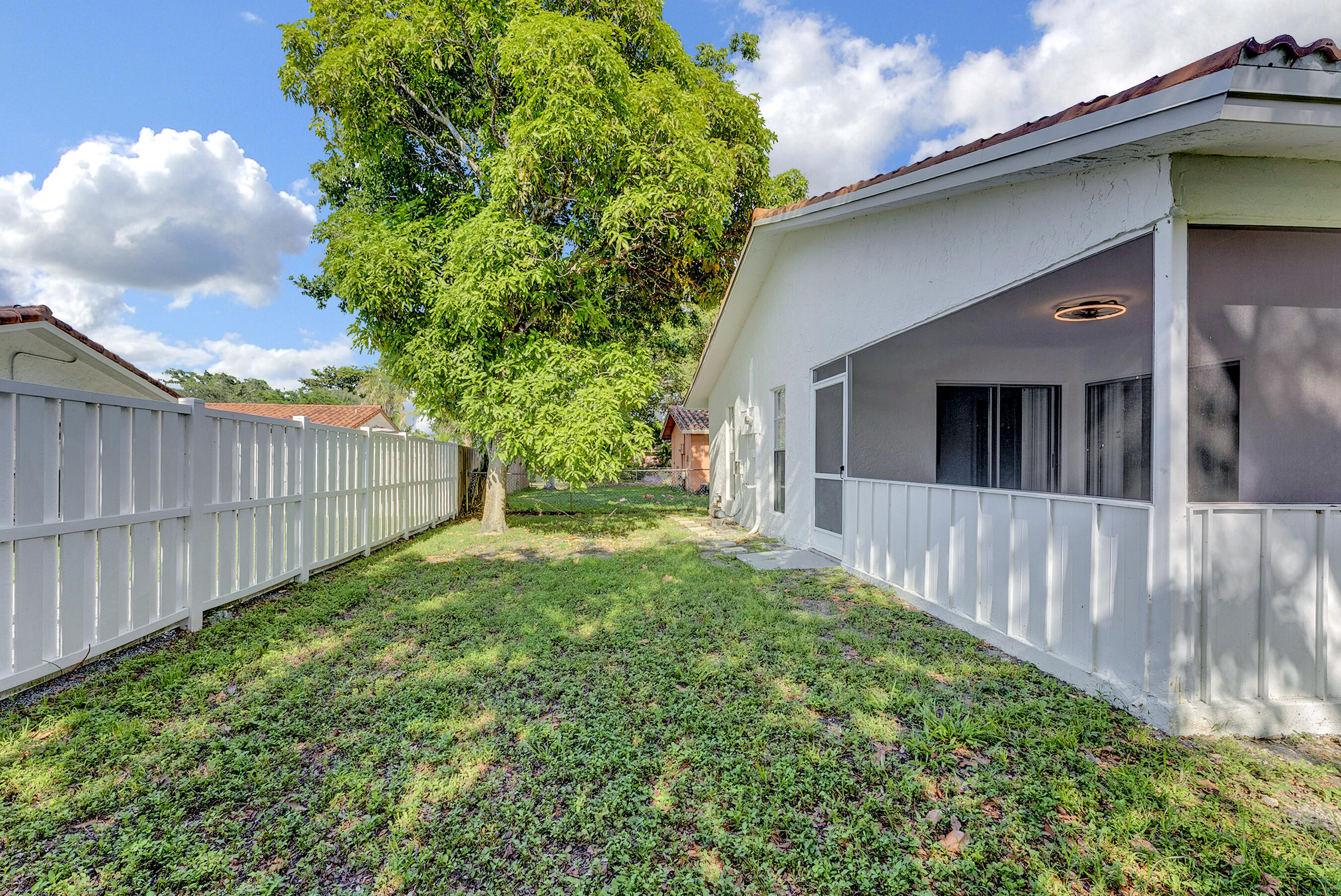 CORAL SPRINGS COUNTRY CLUB WEST - Residential