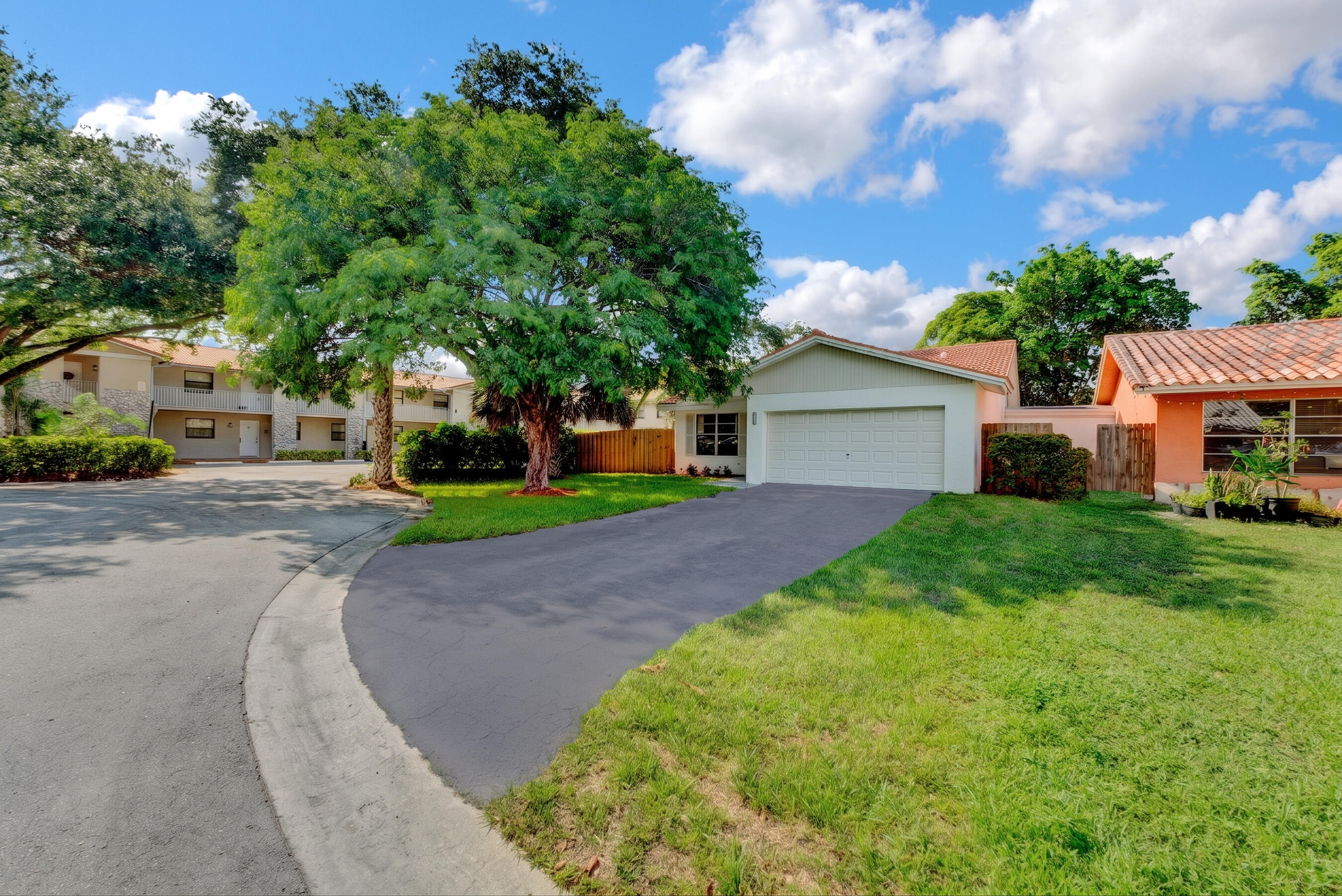 CORAL SPRINGS COUNTRY CLUB WEST - Residential