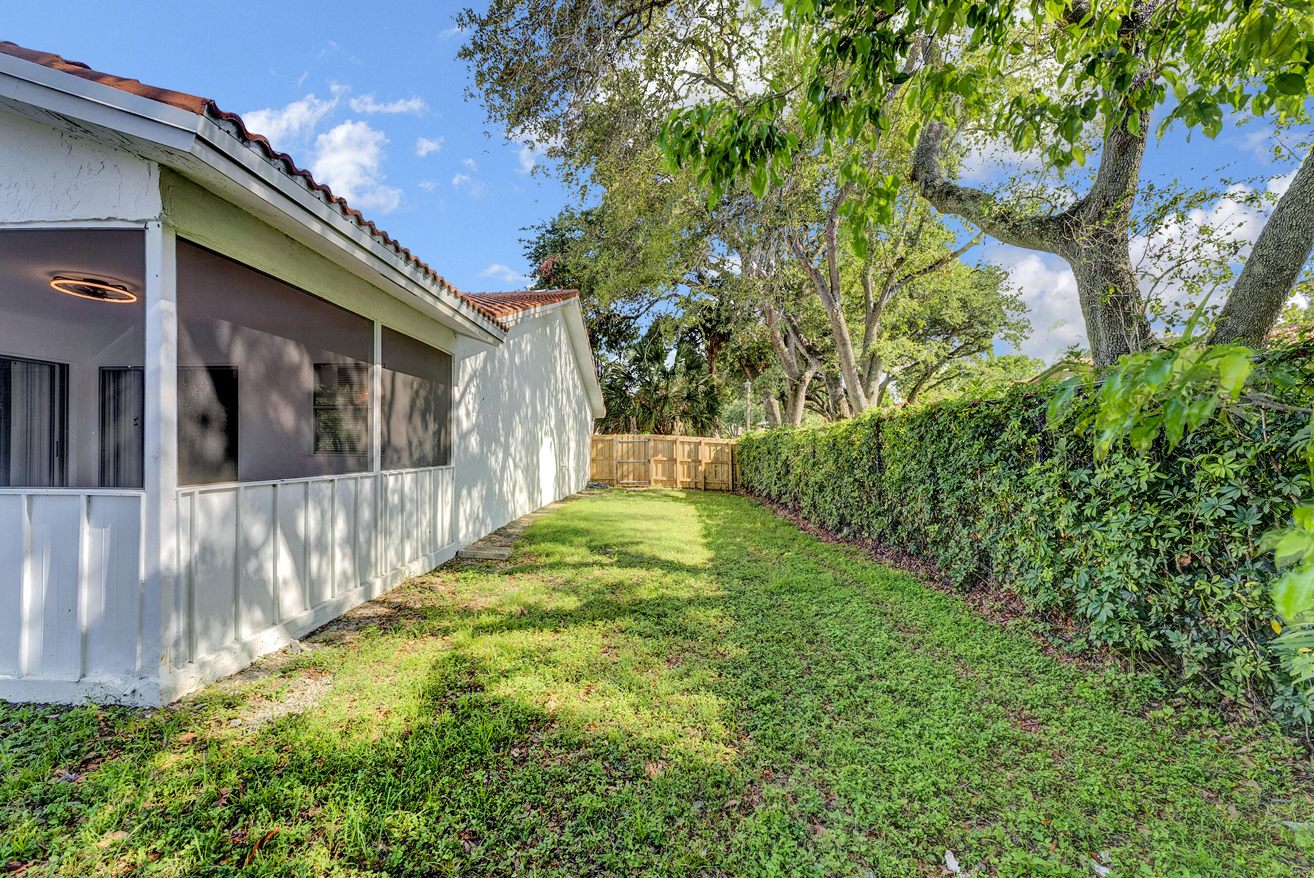 CORAL SPRINGS COUNTRY CLUB WEST - Residential