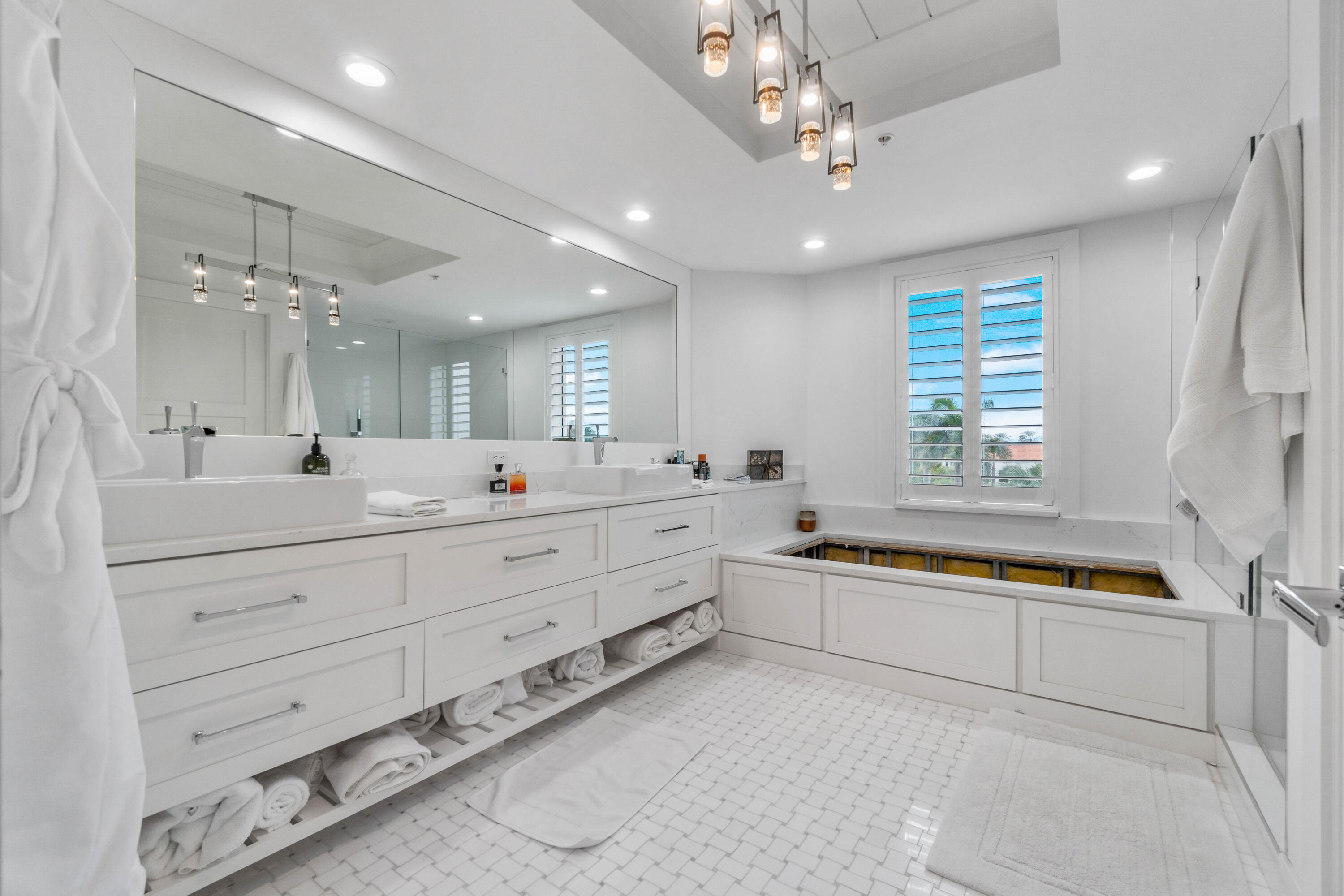 POINTE AT JUPITER YACHT CLUB CONDO - Residential Lease