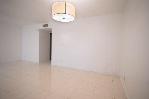 HIGH POINT OF DELRAY SEC 7 CONDO - Residential