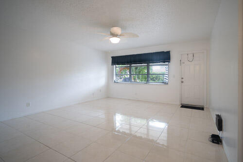 HIGH POINT OF DELRAY SEC 7 CONDO - Residential