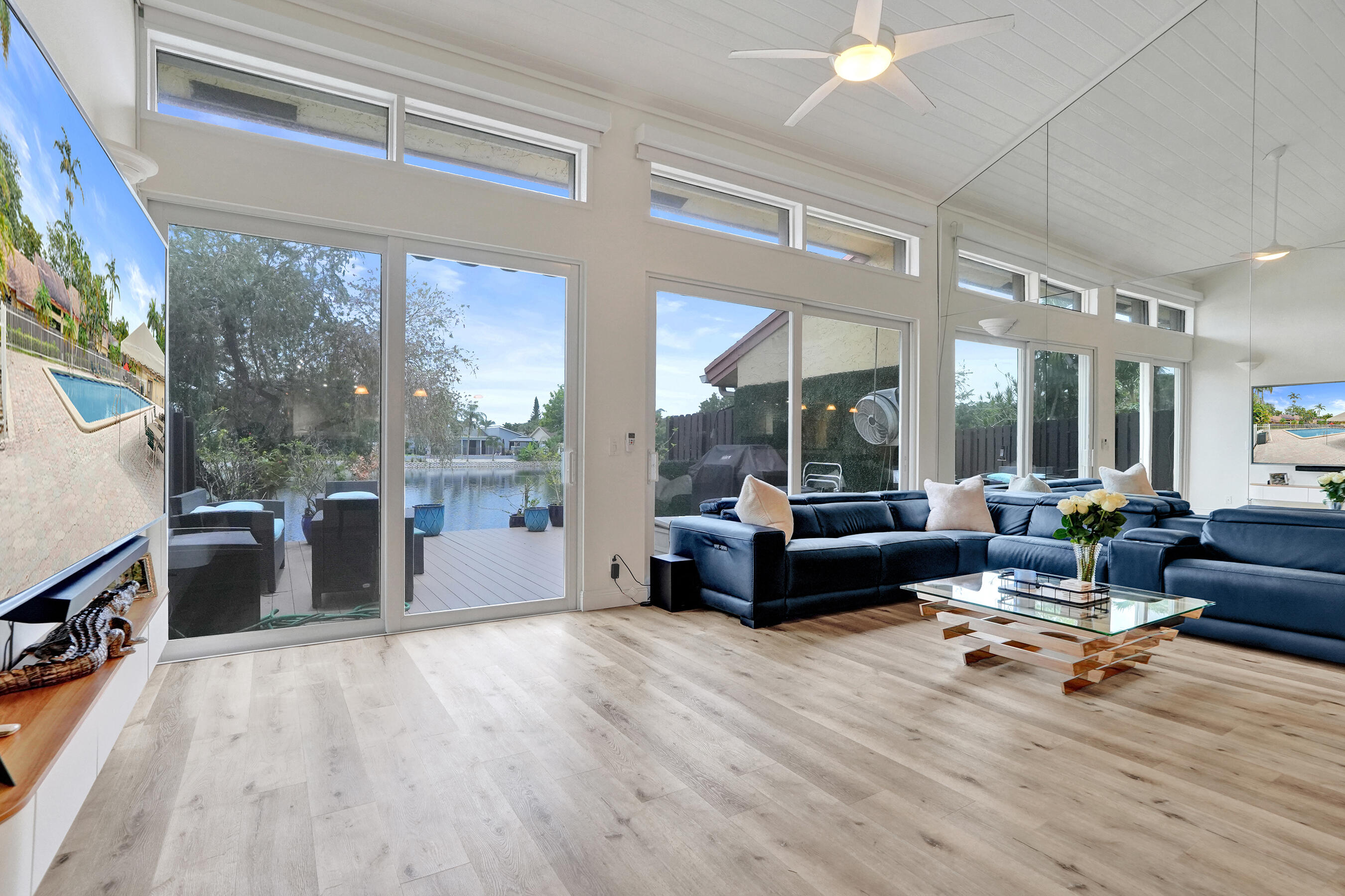VILLAS OF PLANTATION - Residential