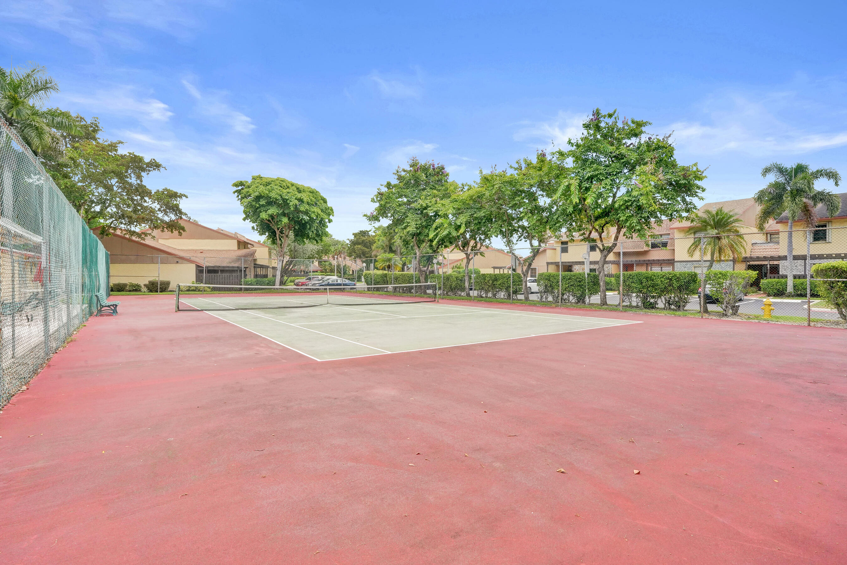 VILLAS OF PLANTATION - Residential