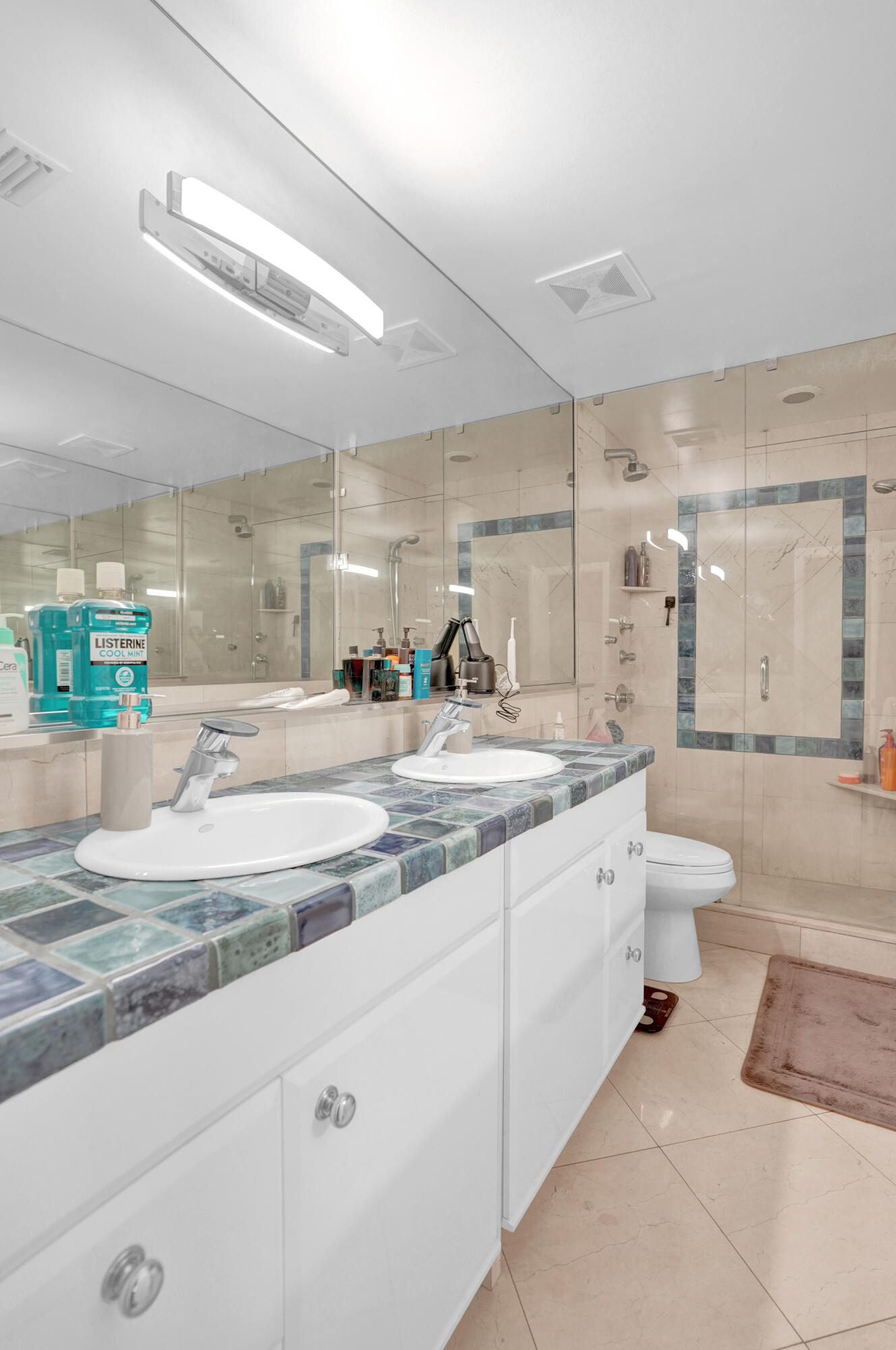 VILLAS OF PLANTATION - Residential