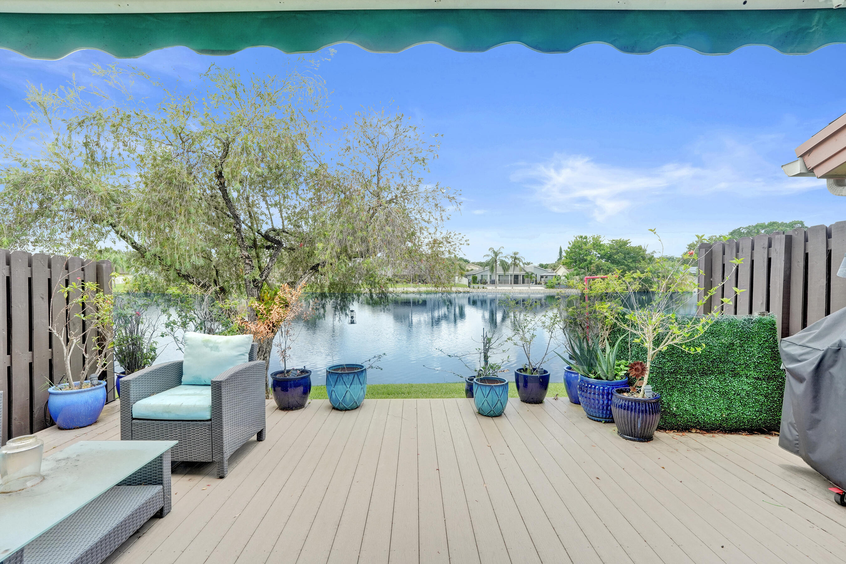 VILLAS OF PLANTATION - Residential