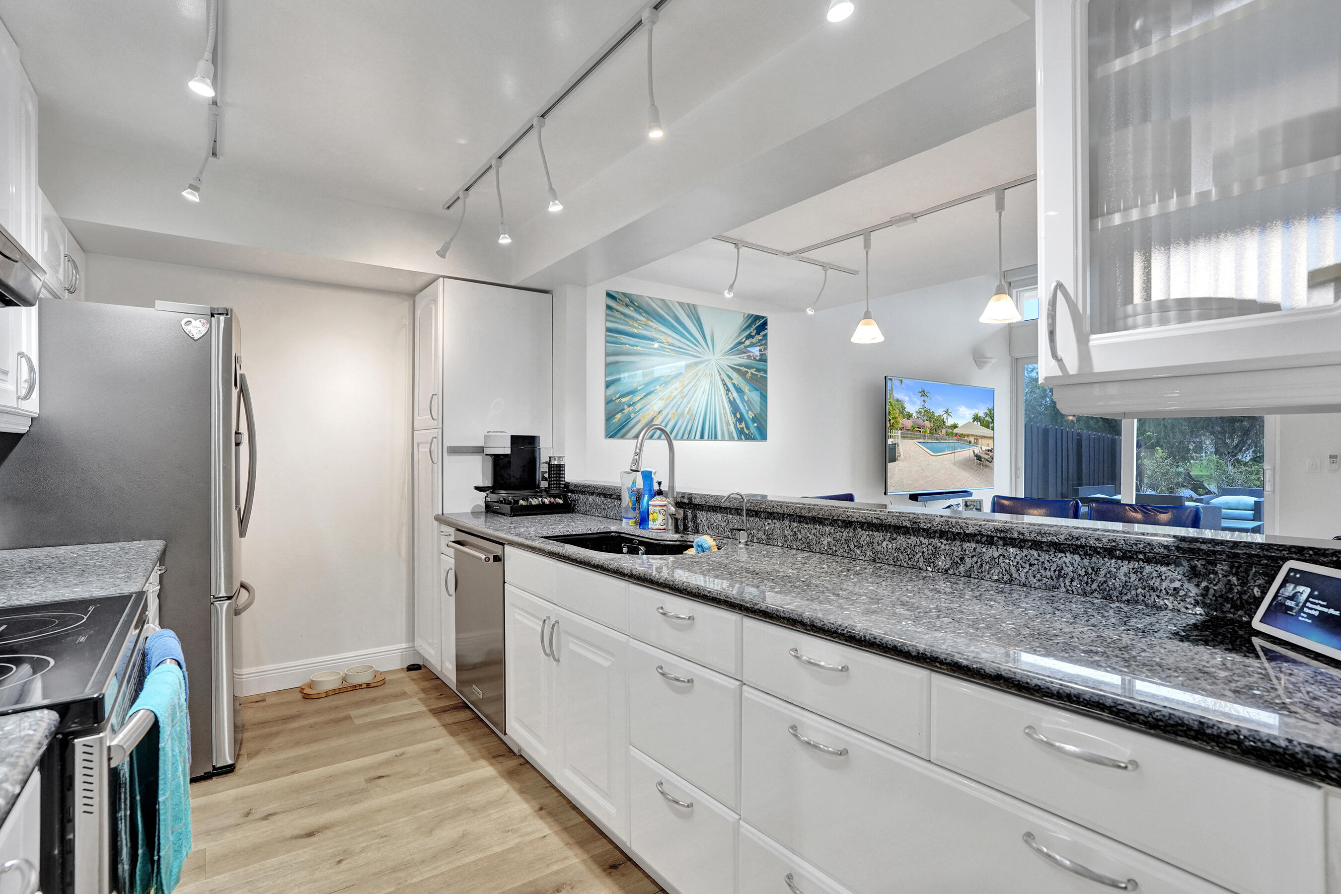 VILLAS OF PLANTATION - Residential