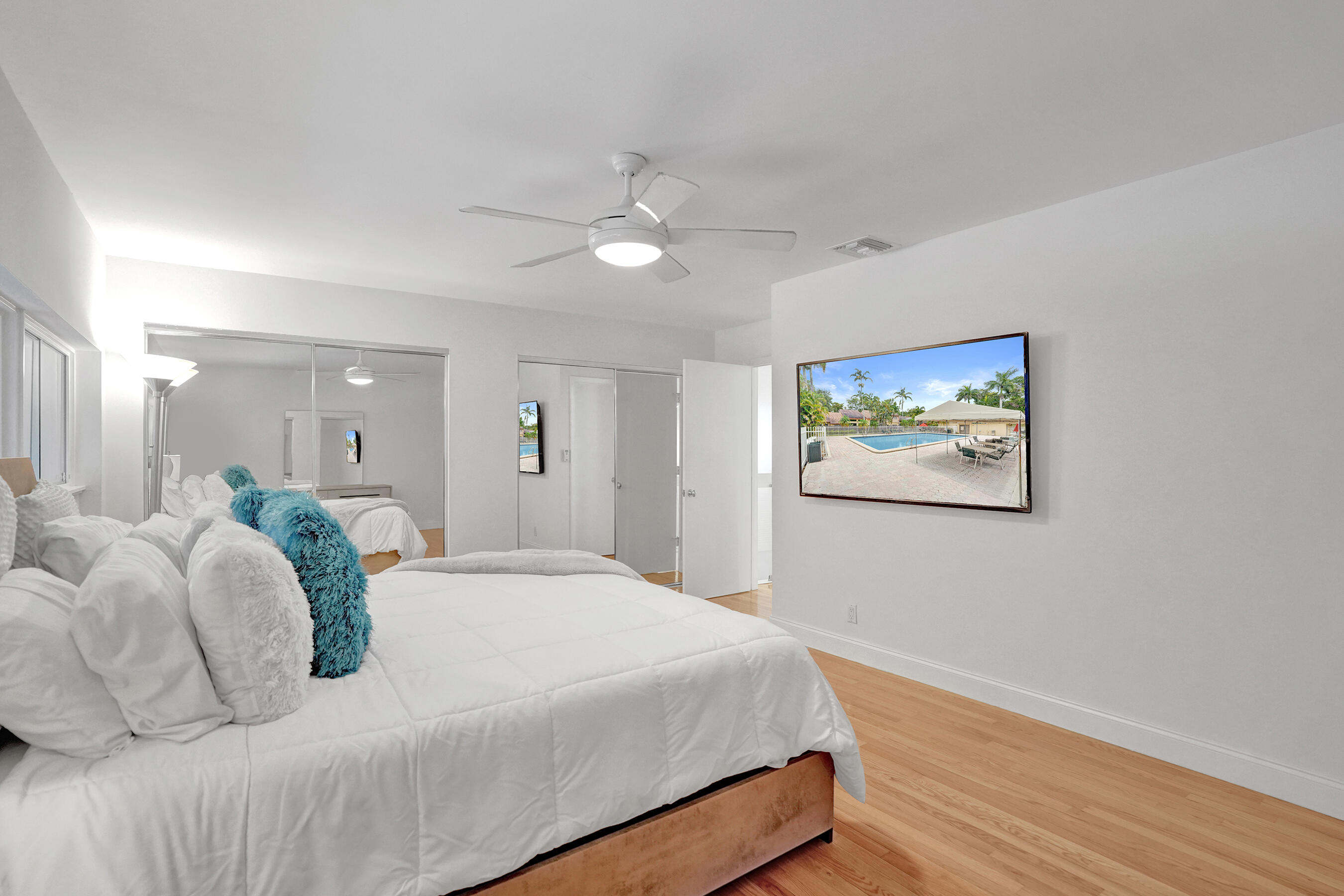 VILLAS OF PLANTATION - Residential
