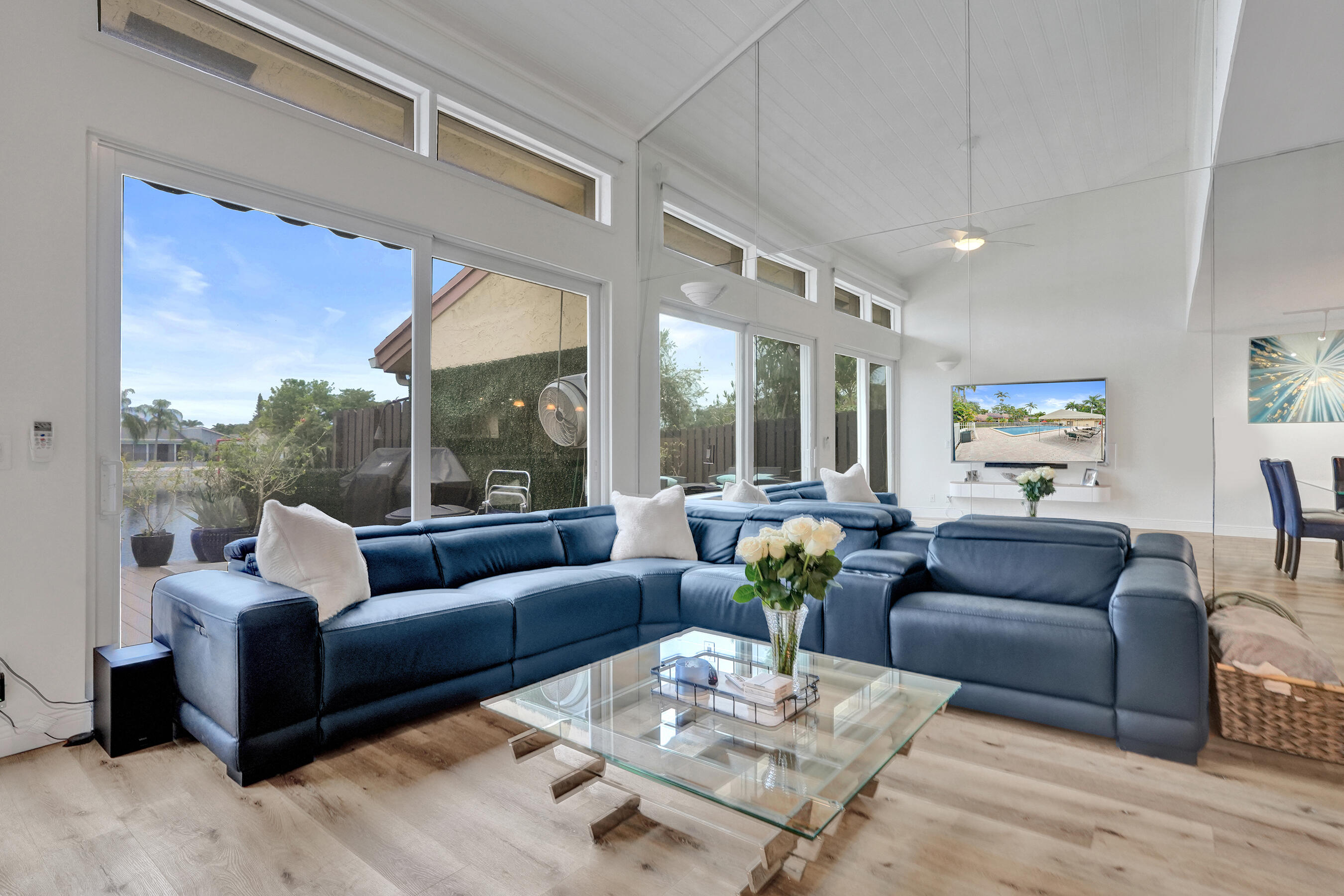 VILLAS OF PLANTATION - Residential