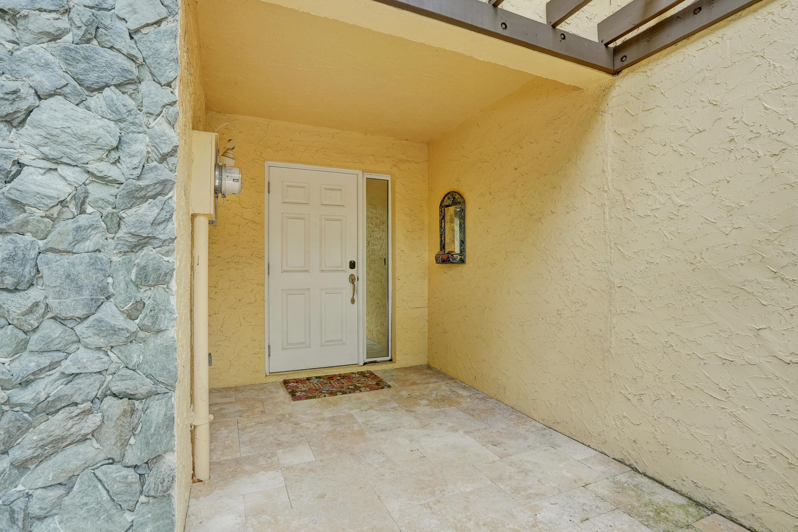 VILLAS OF PLANTATION - Residential