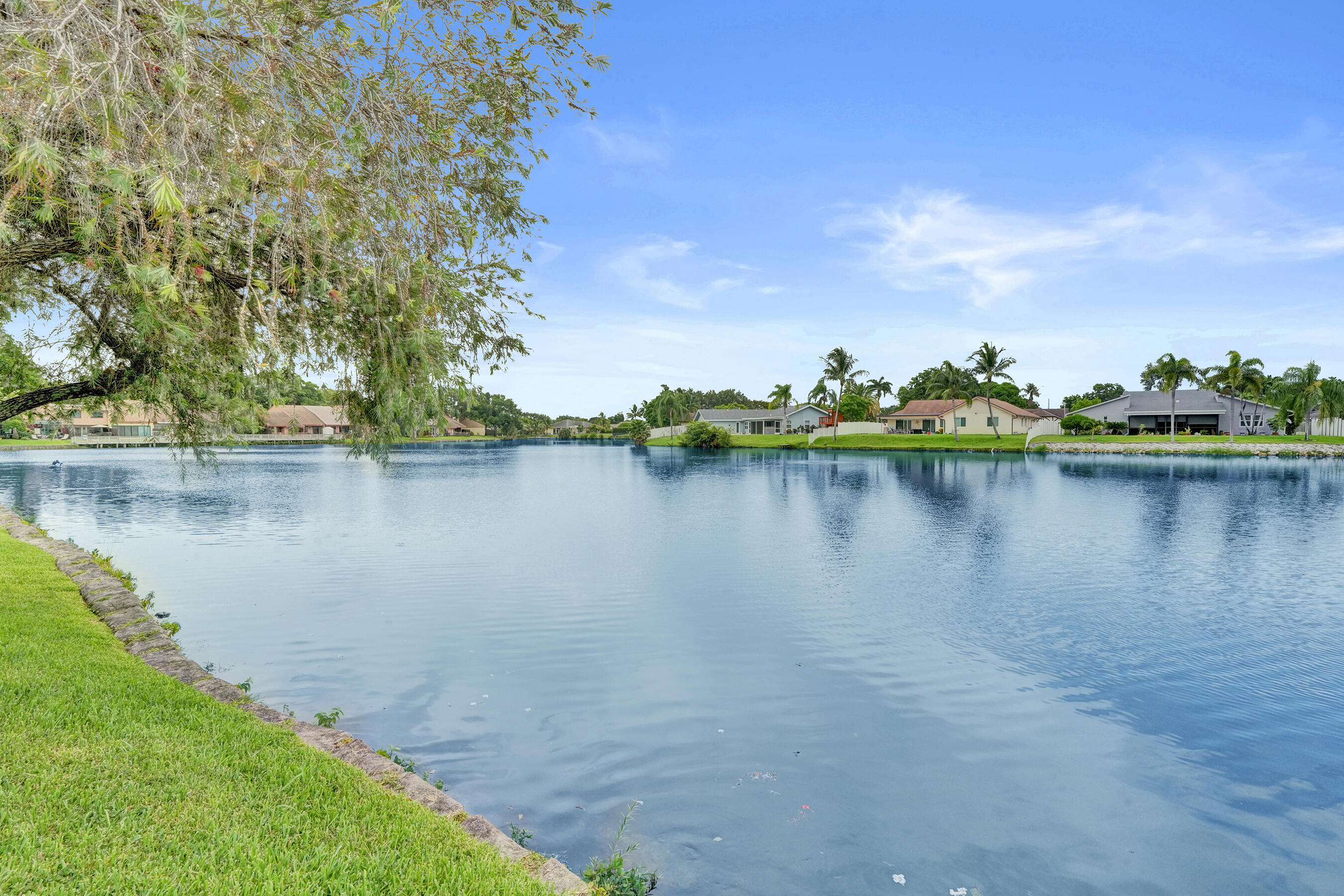 VILLAS OF PLANTATION - Residential