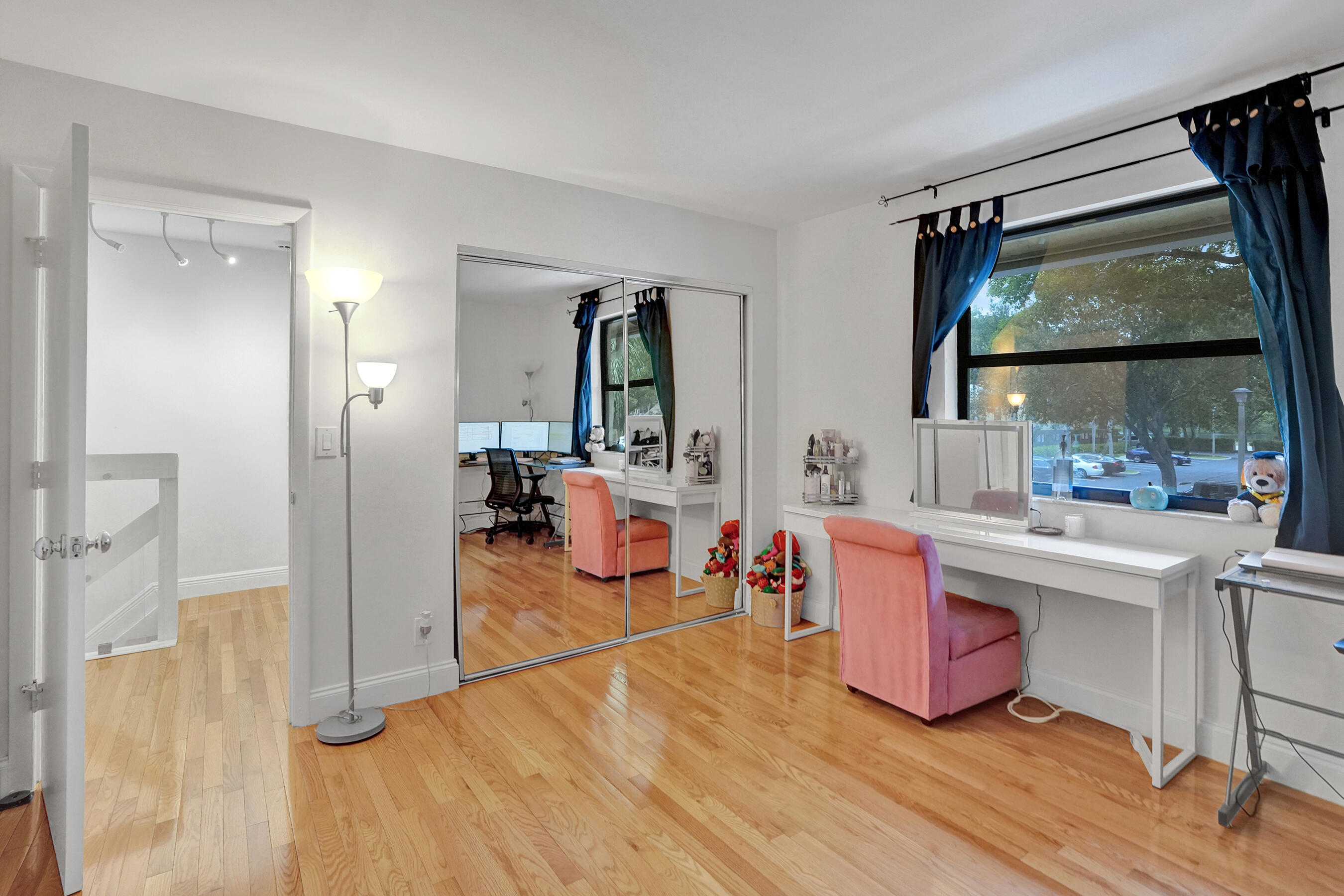 VILLAS OF PLANTATION - Residential