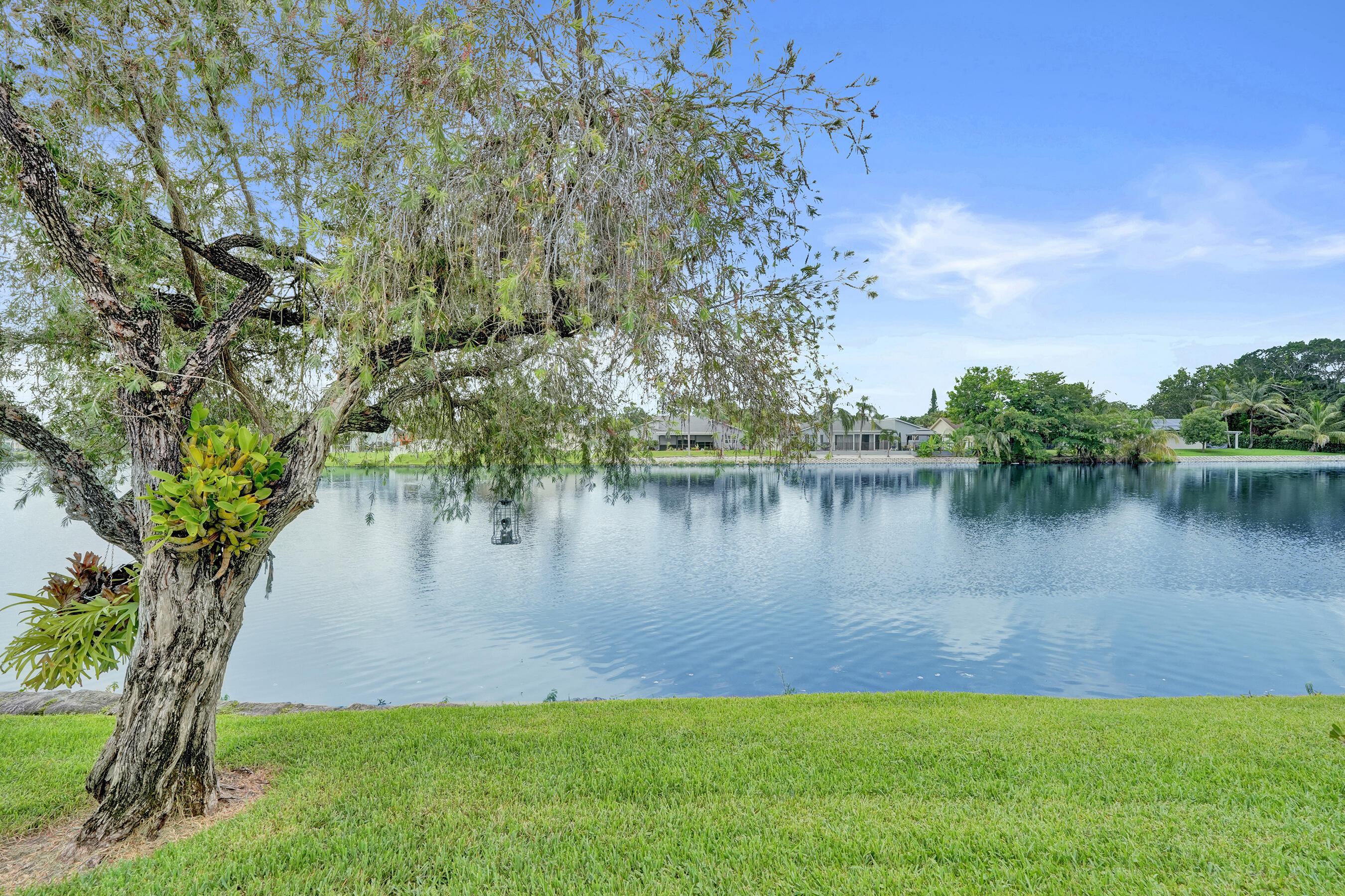 VILLAS OF PLANTATION - Residential