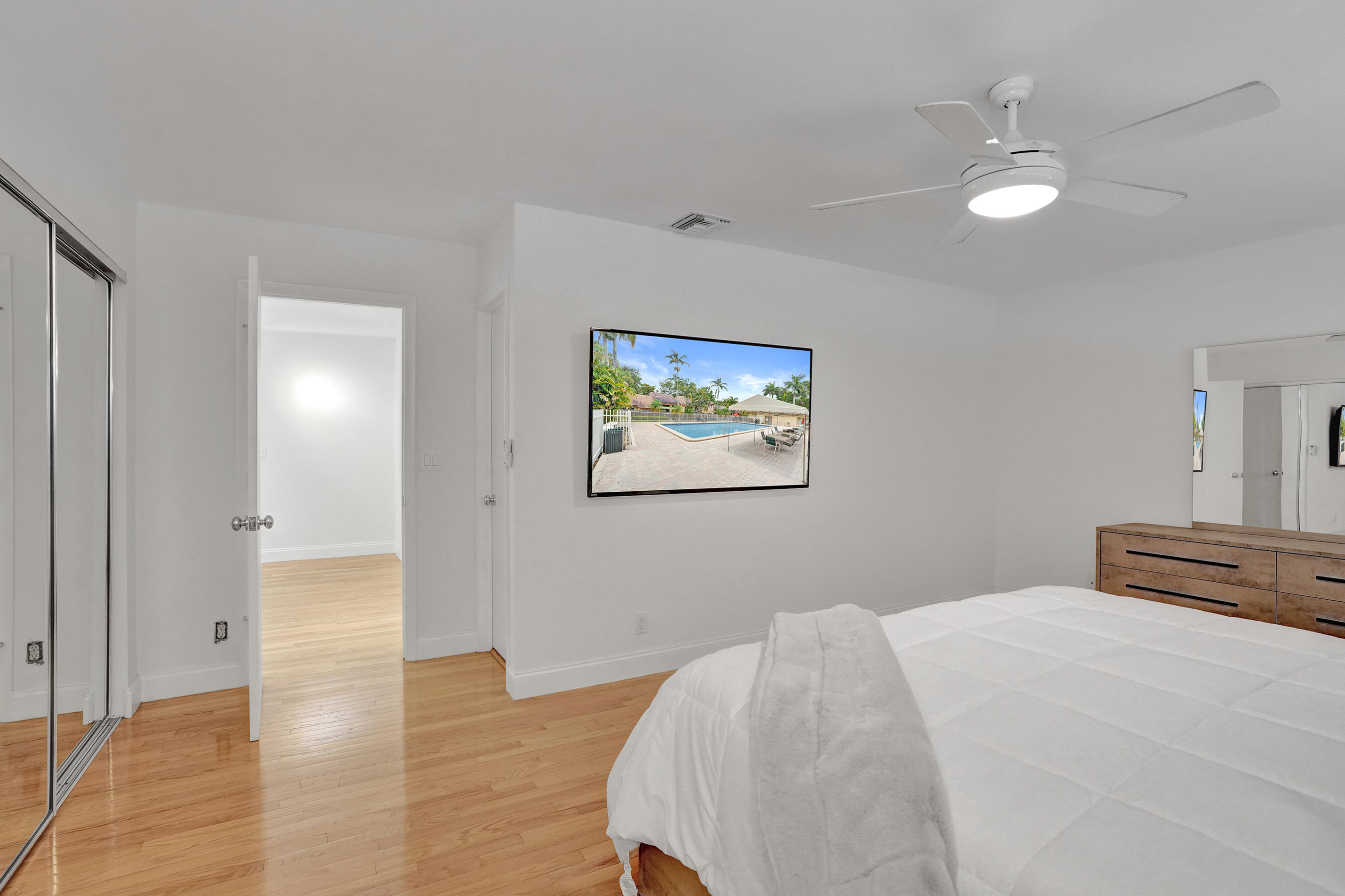 VILLAS OF PLANTATION - Residential