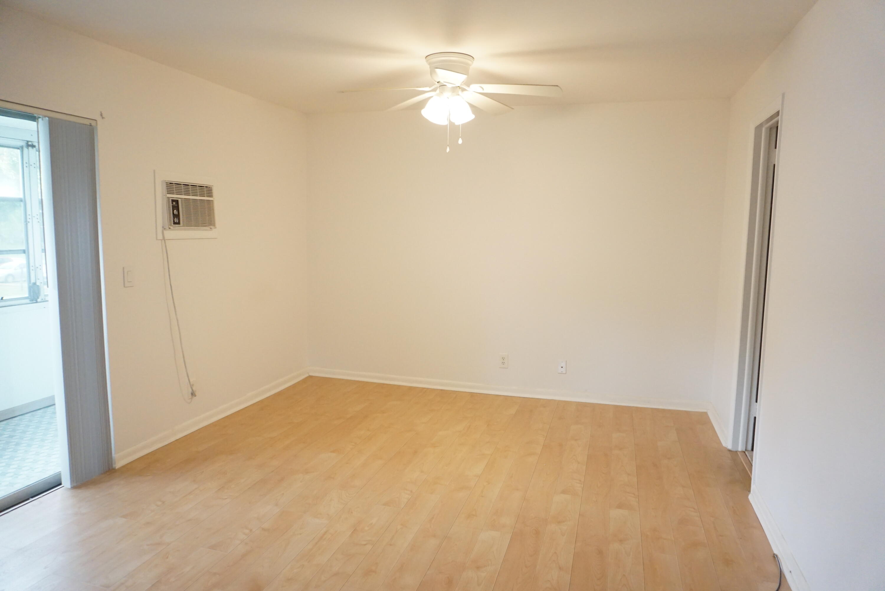 CENTURY VILLAGE- UPDATED CONDO +DISHWASHER & MICRO - Residential Lease