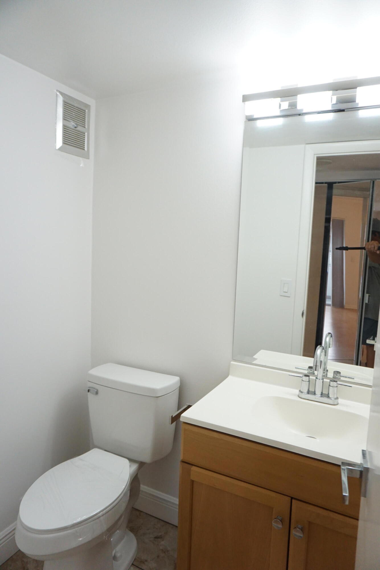 CENTURY VILLAGE- UPDATED CONDO +DISHWASHER & MICRO - Residential Lease
