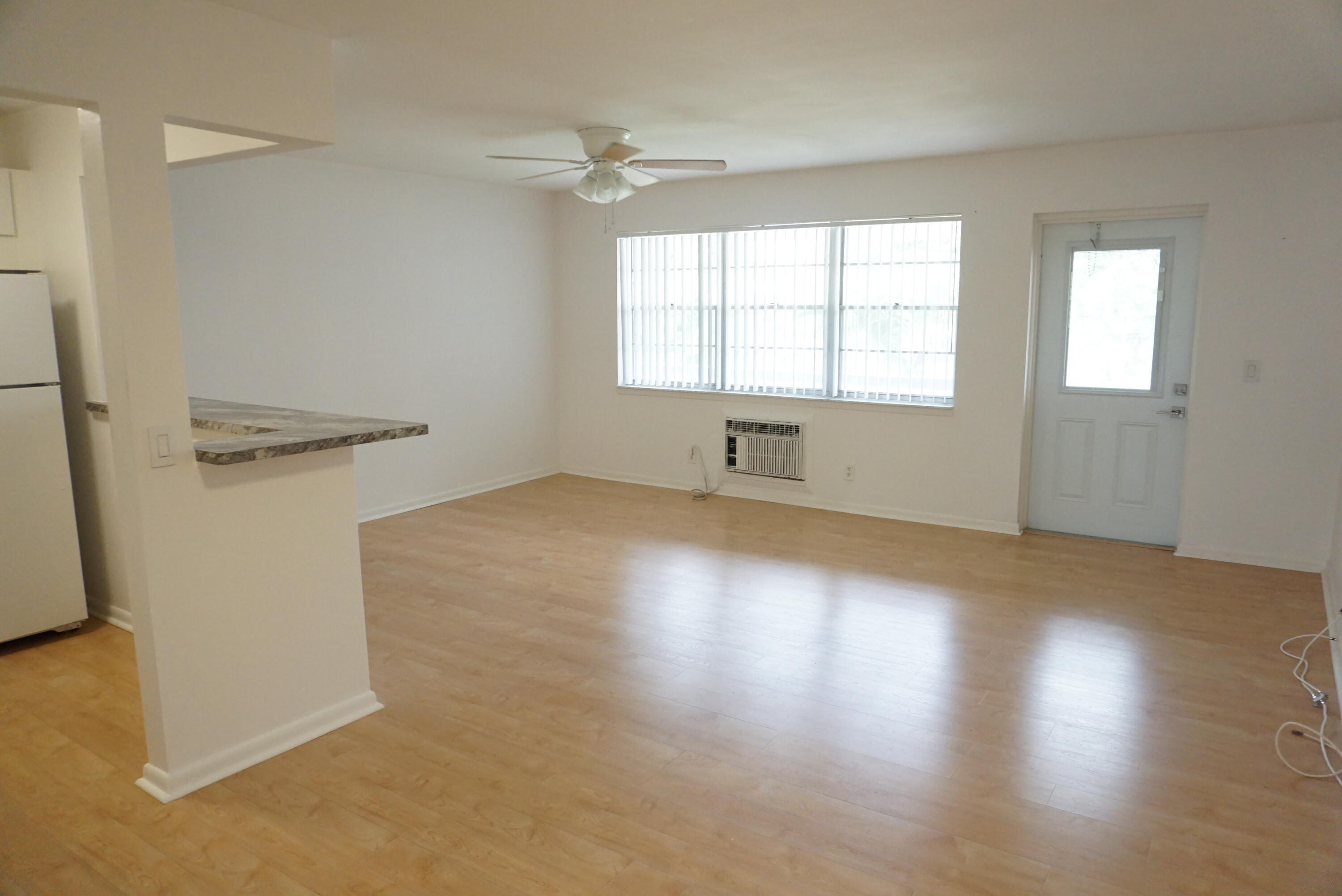 CENTURY VILLAGE- UPDATED CONDO +DISHWASHER & MICRO - Residential Lease