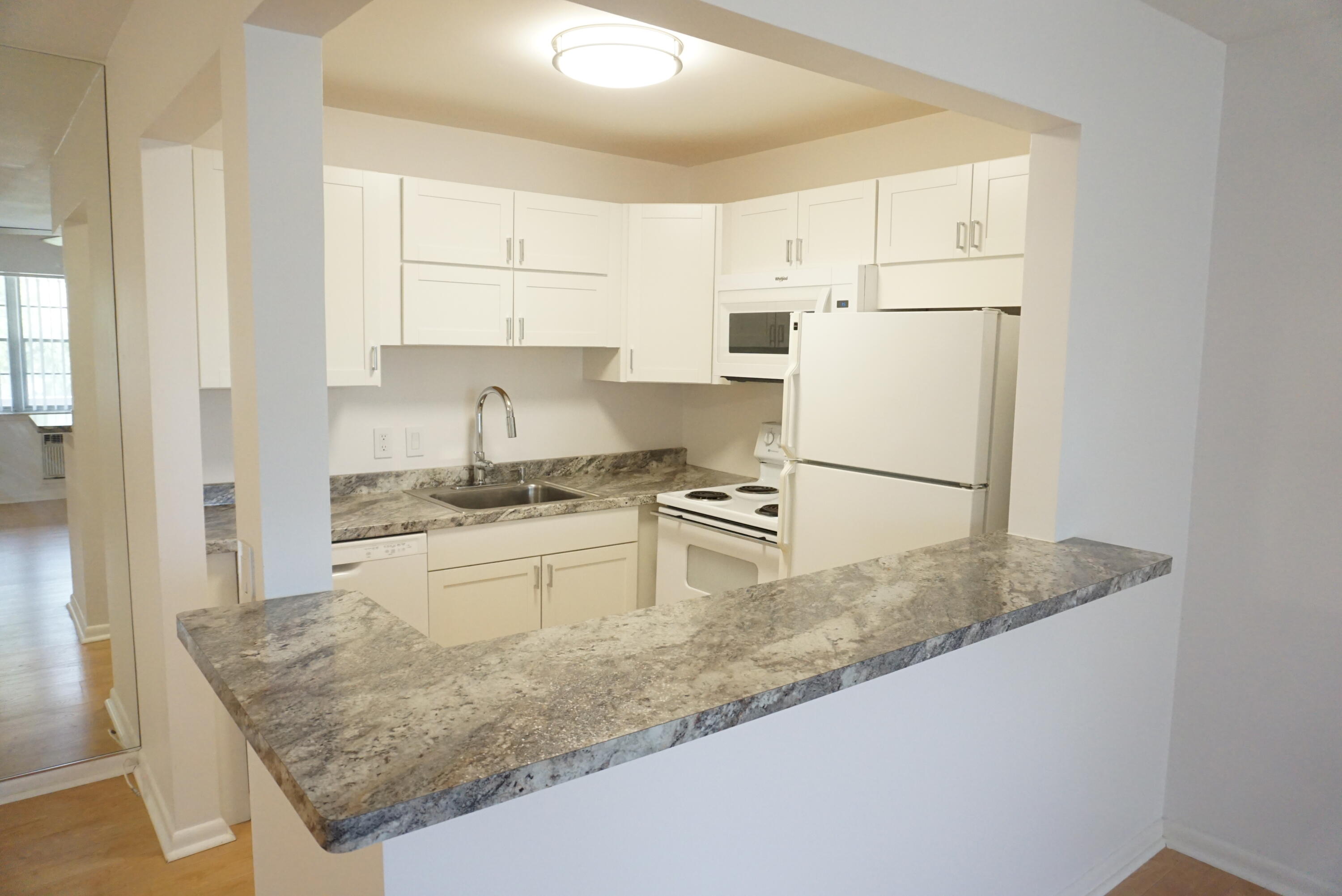 CENTURY VILLAGE- UPDATED CONDO +DISHWASHER & MICRO - Residential Lease