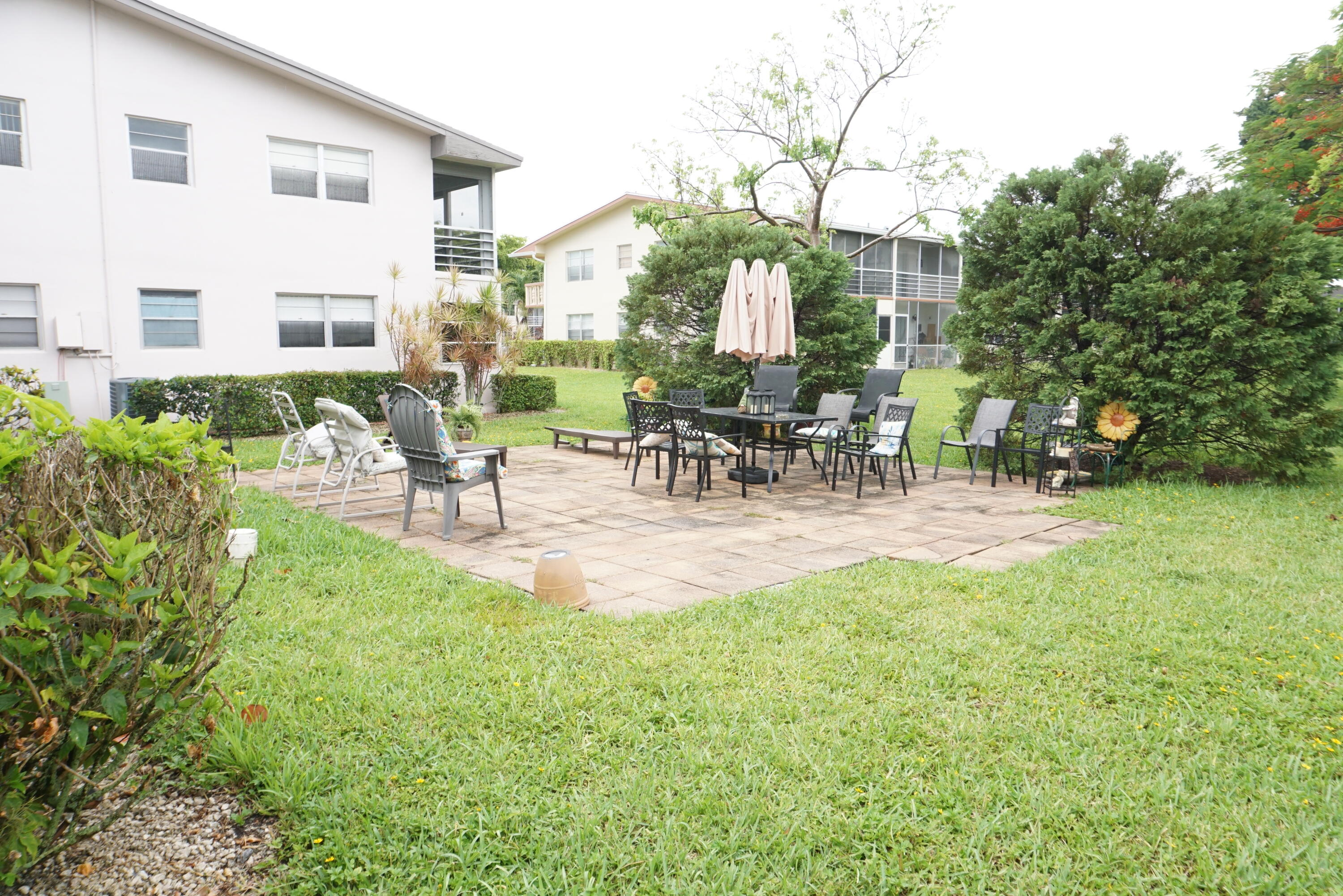 CENTURY VILLAGE- UPDATED CONDO +DISHWASHER & MICRO - Residential Lease