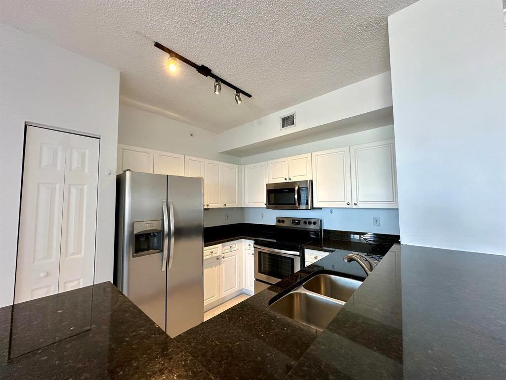 TOWER CONDO AT CITYPLACE - Residential Lease