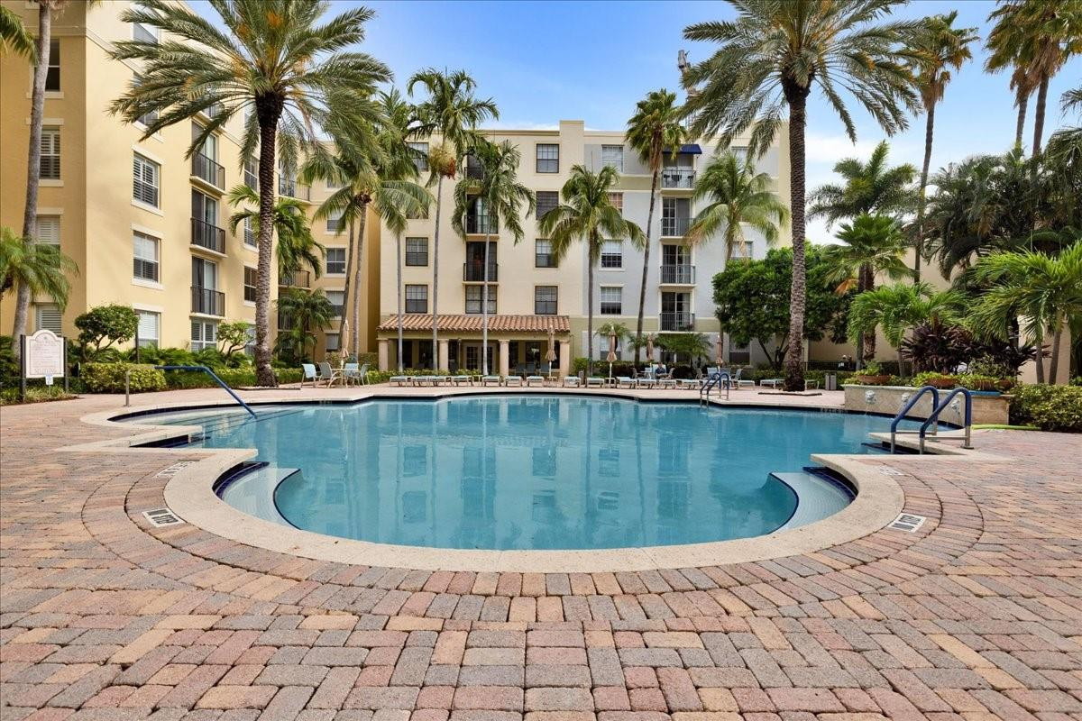 TOWER CONDO AT CITYPLACE - Residential Lease