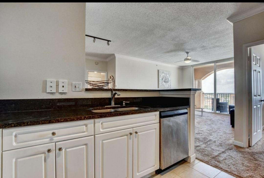 TOWER CONDO AT CITYPLACE - Residential Lease