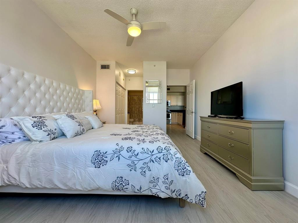 TOWER CONDO AT CITYPLACE - Residential Lease