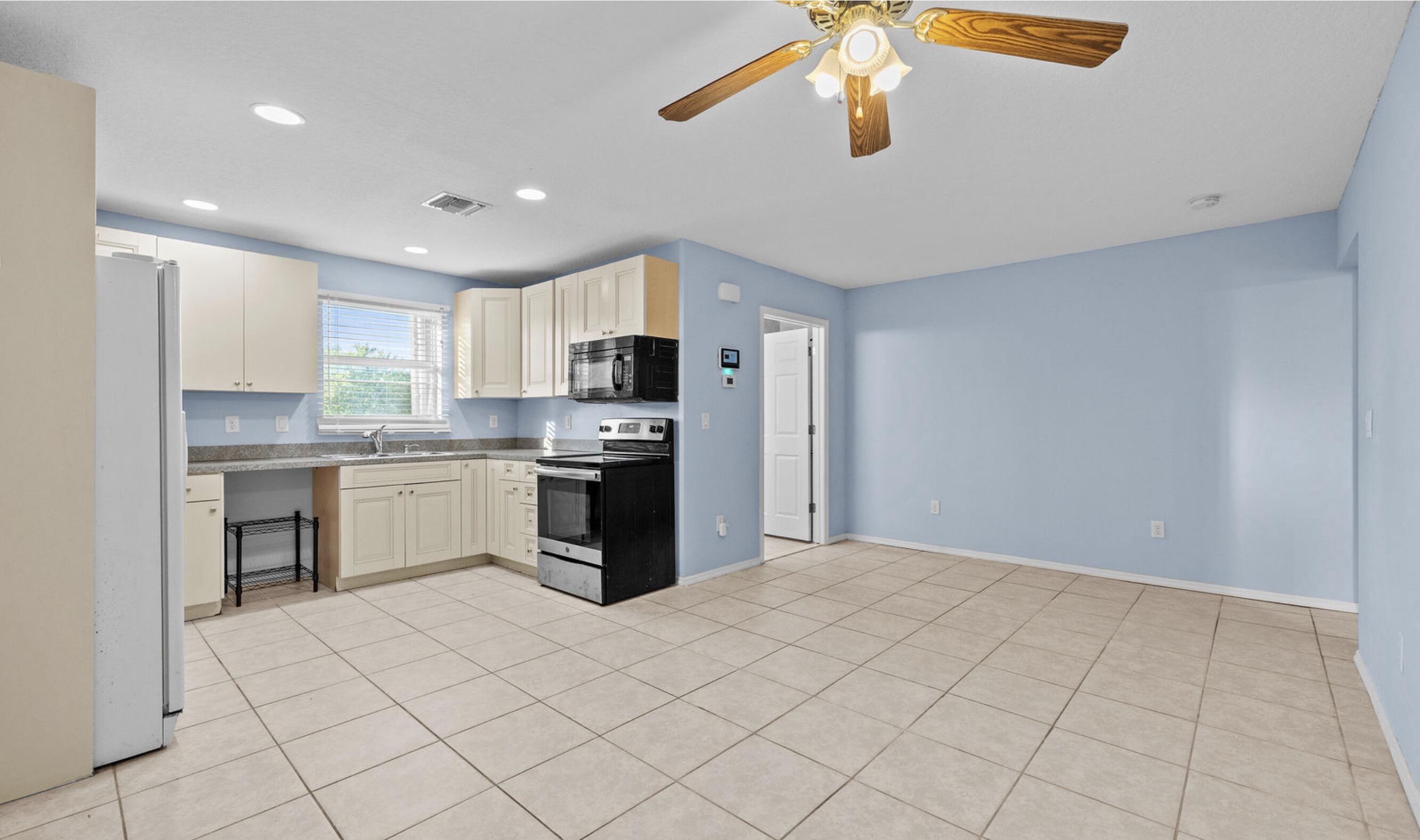 RIVER PARK-UNIT 4 - Residential Lease