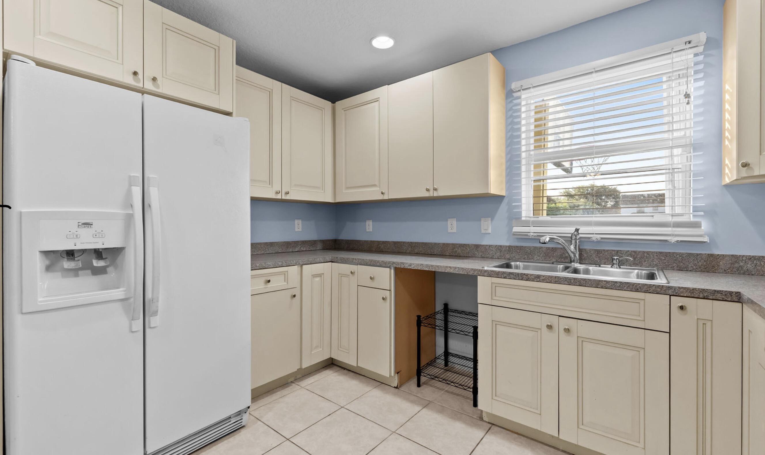 RIVER PARK-UNIT 4 - Residential Lease