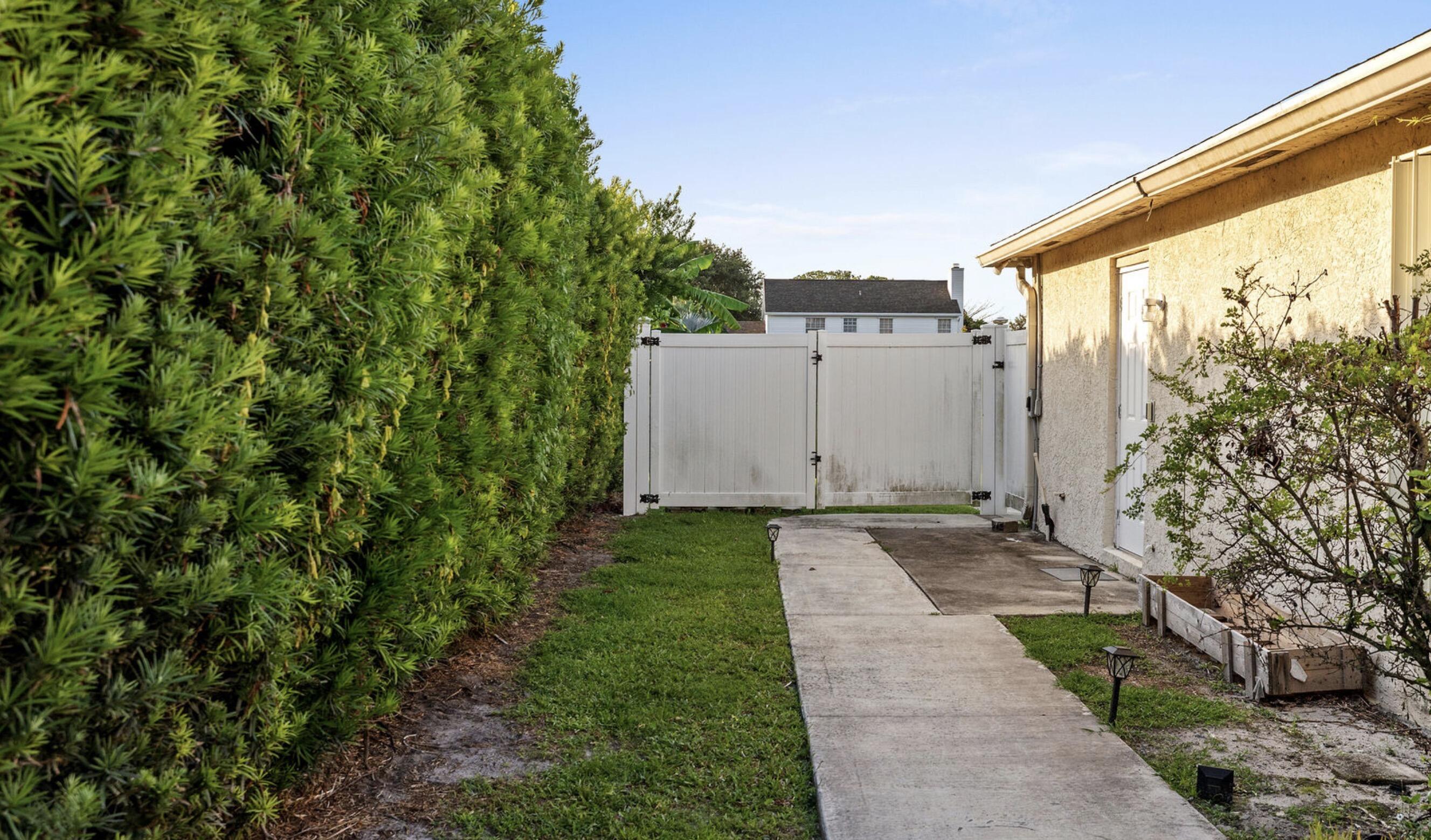 RIVER PARK-UNIT 4 - Residential Lease