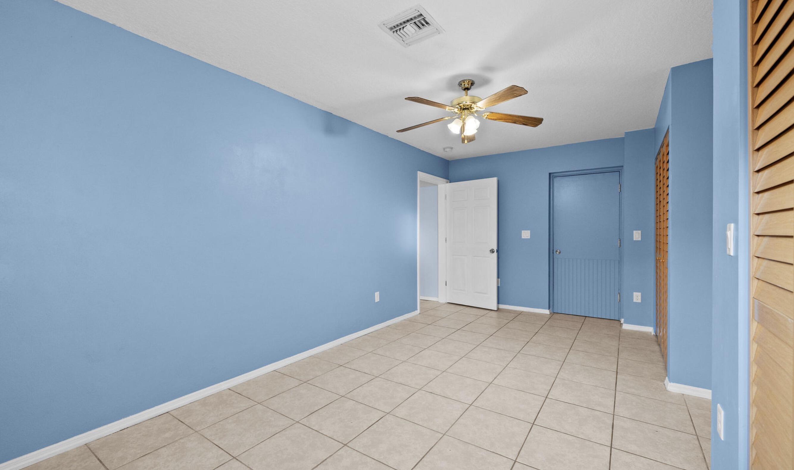RIVER PARK-UNIT 4 - Residential Lease