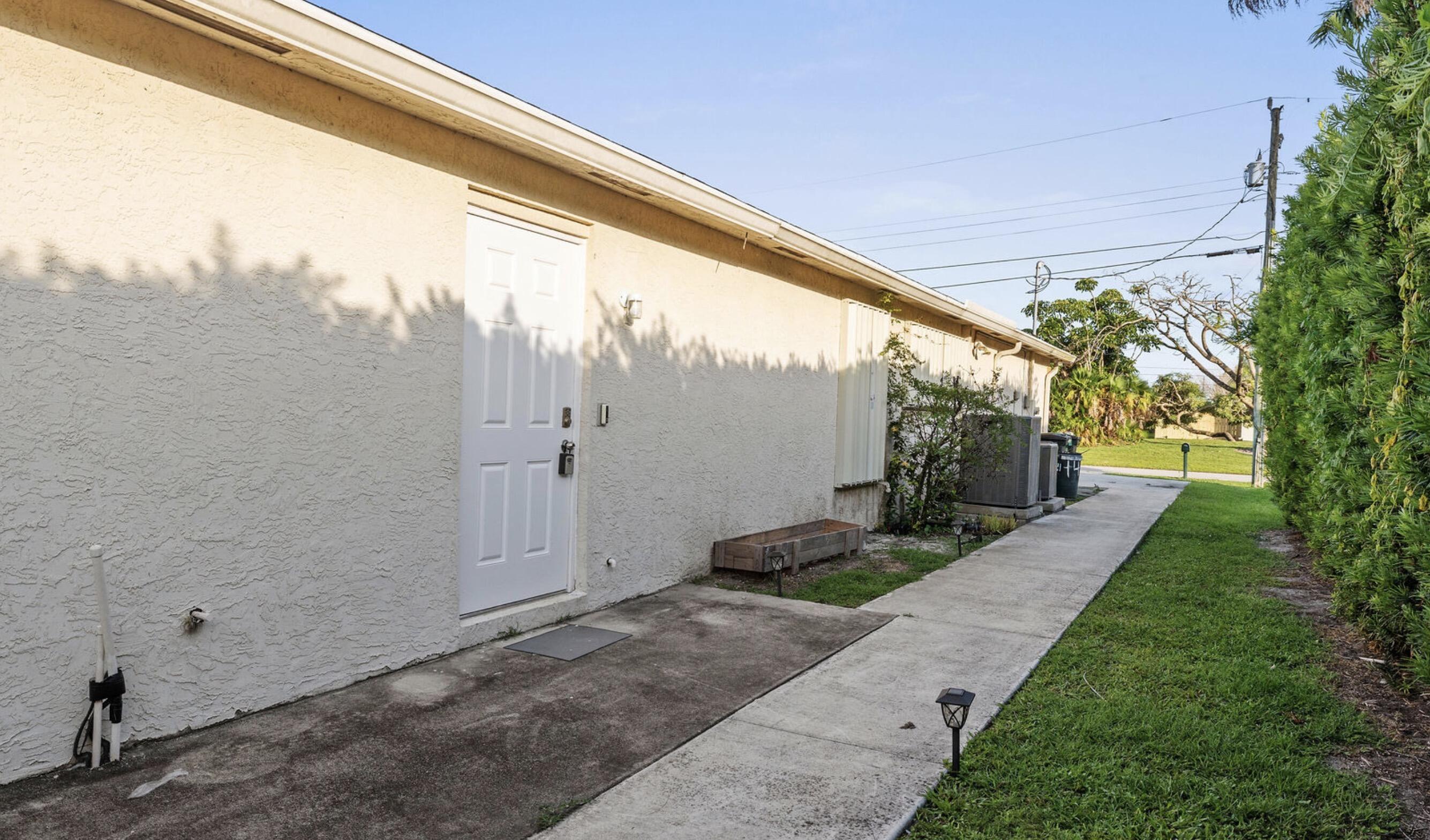 RIVER PARK-UNIT 4 - Residential Lease