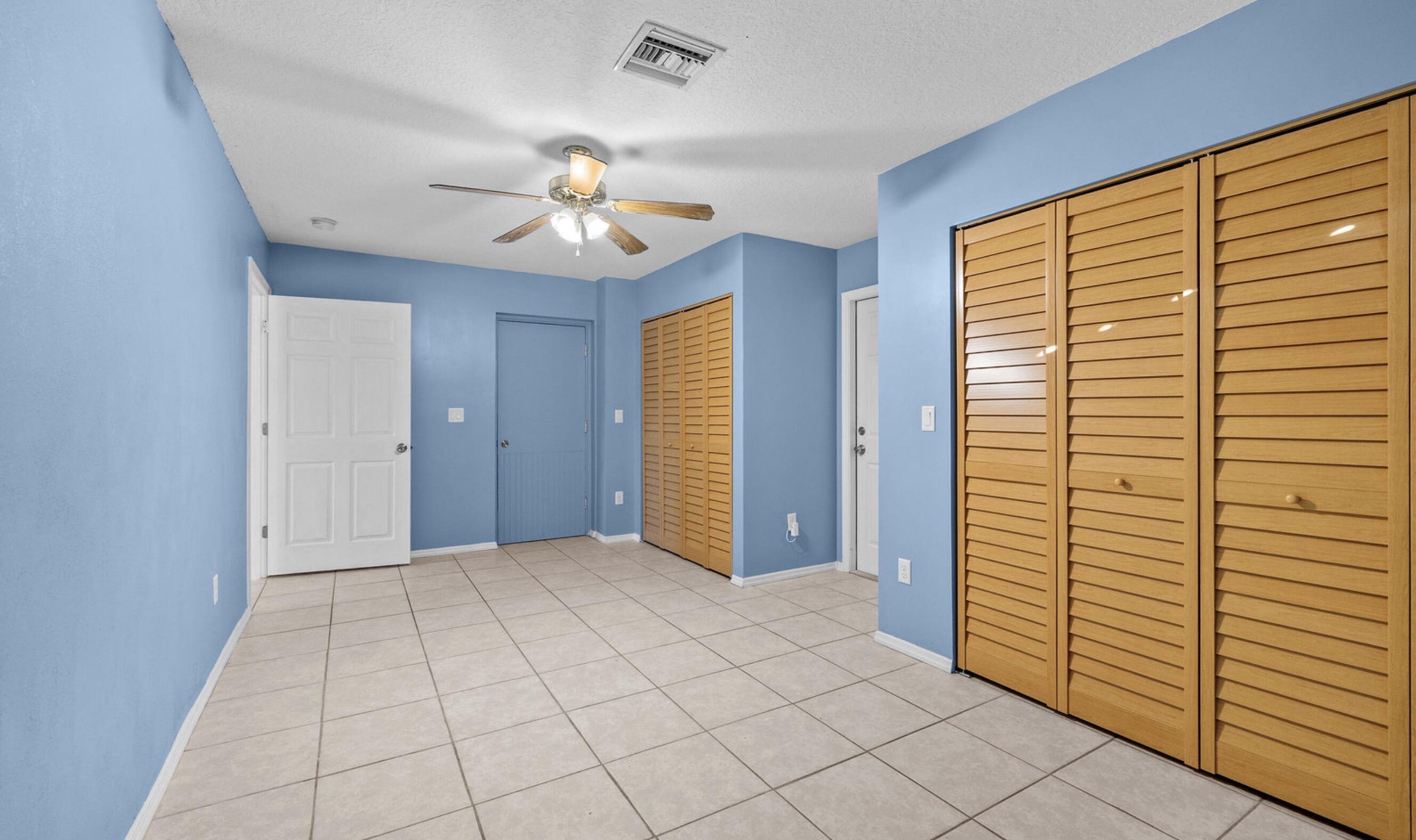 RIVER PARK-UNIT 4 - Residential Lease