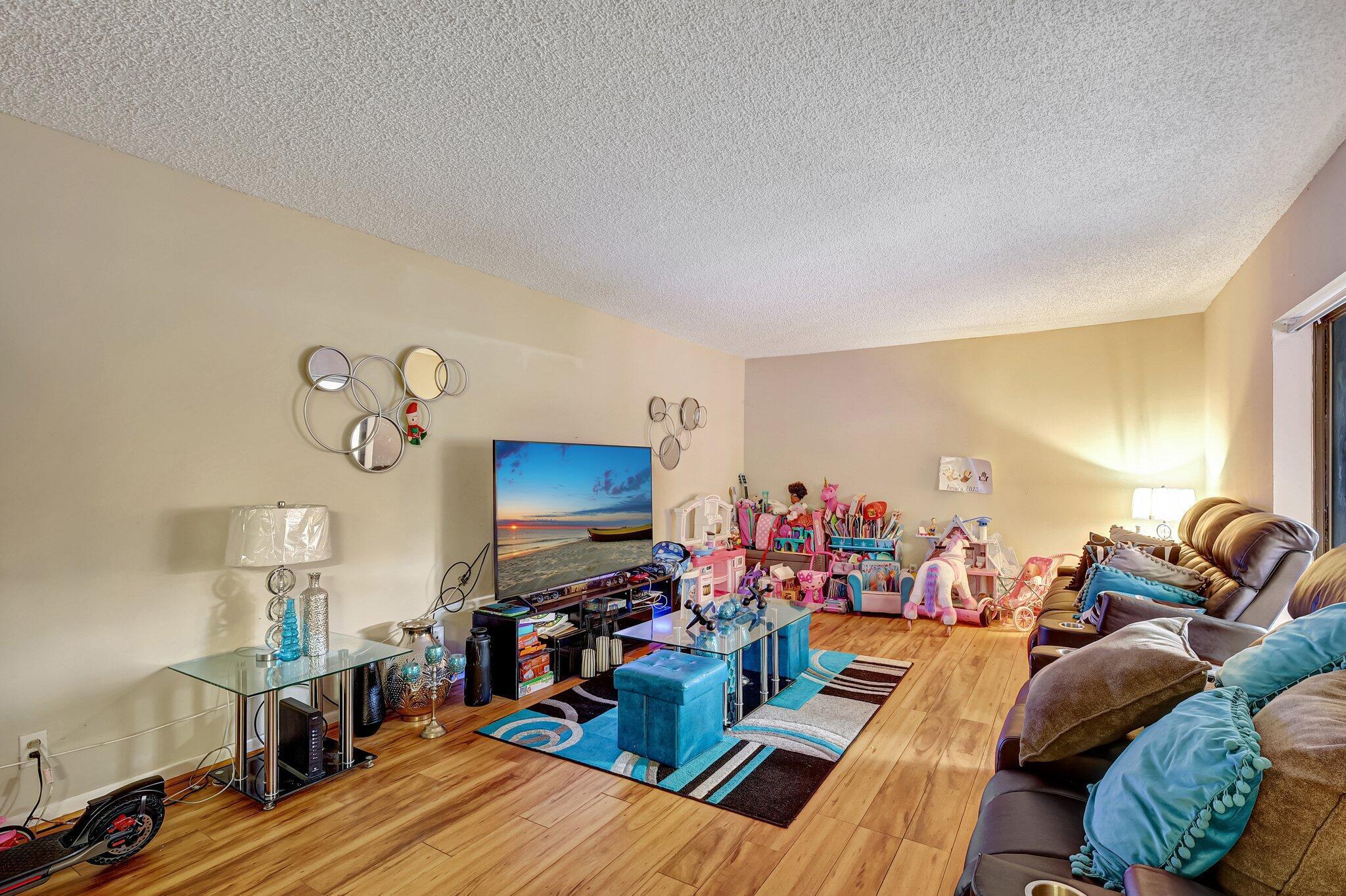 RIVER PINES - Residential