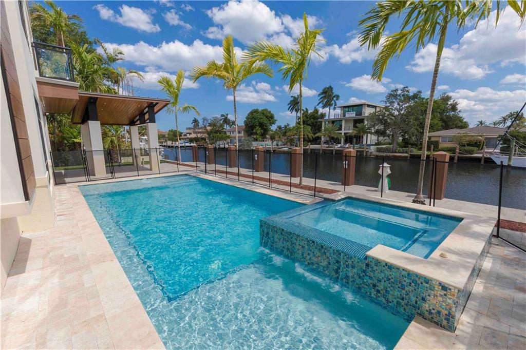 RIO VISTA ISLES - Residential