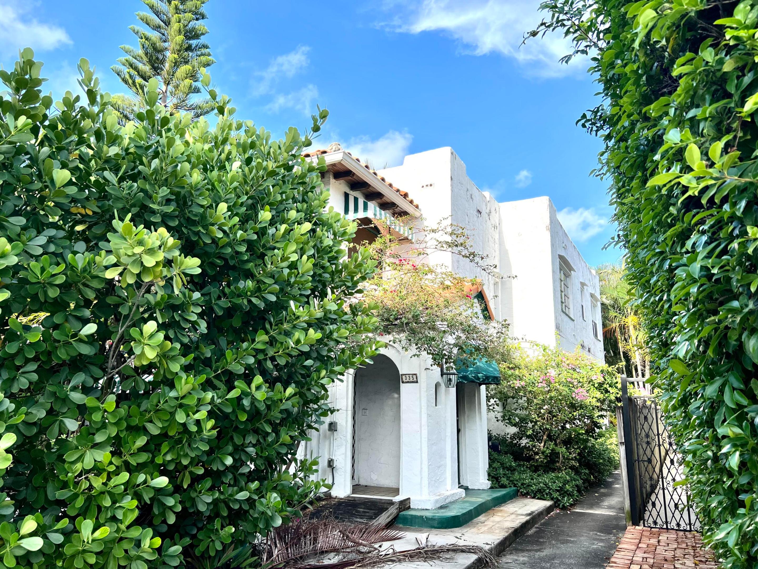 Build your dream home in a prime in town location near Worth Ave. This beautiful palm tree lined property is centrally located in town just minutes to Worth Ave's world-class shops and restaurants offering the ultimate Palm Beach lifestyle. A once in a lifetime opportunity to build the Palm Beach home of your dreams on one of the most desirable and lowest priced land parcels in Palm Beach. ARCOM approved plans for a lovely Florida-style home included in sale or build to your specifications. A rare opportunity.