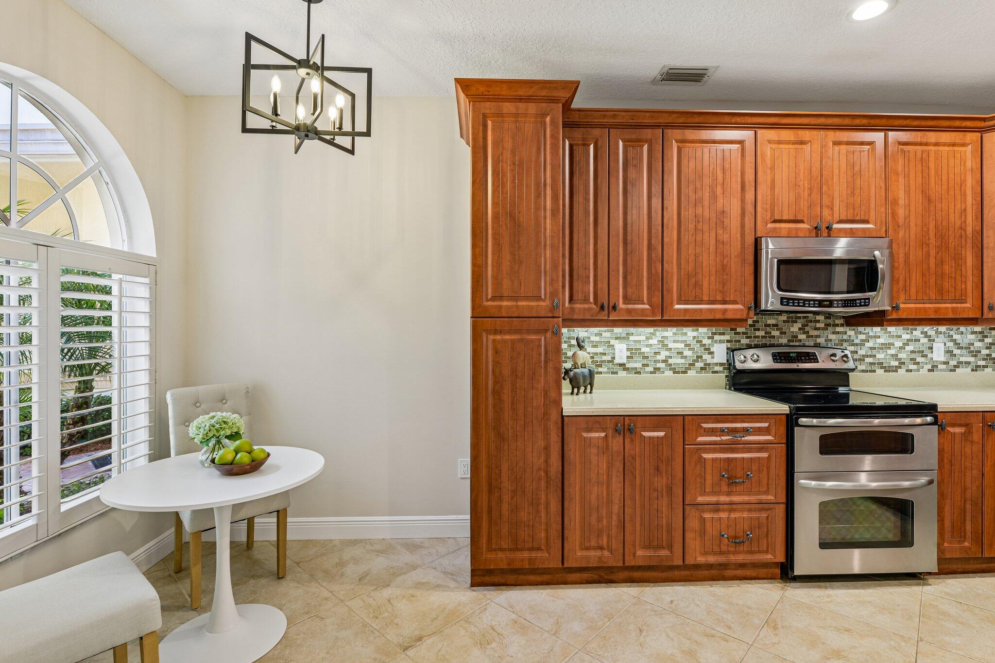 PALM AIRE OAKS COURSE ESTATES - Residential