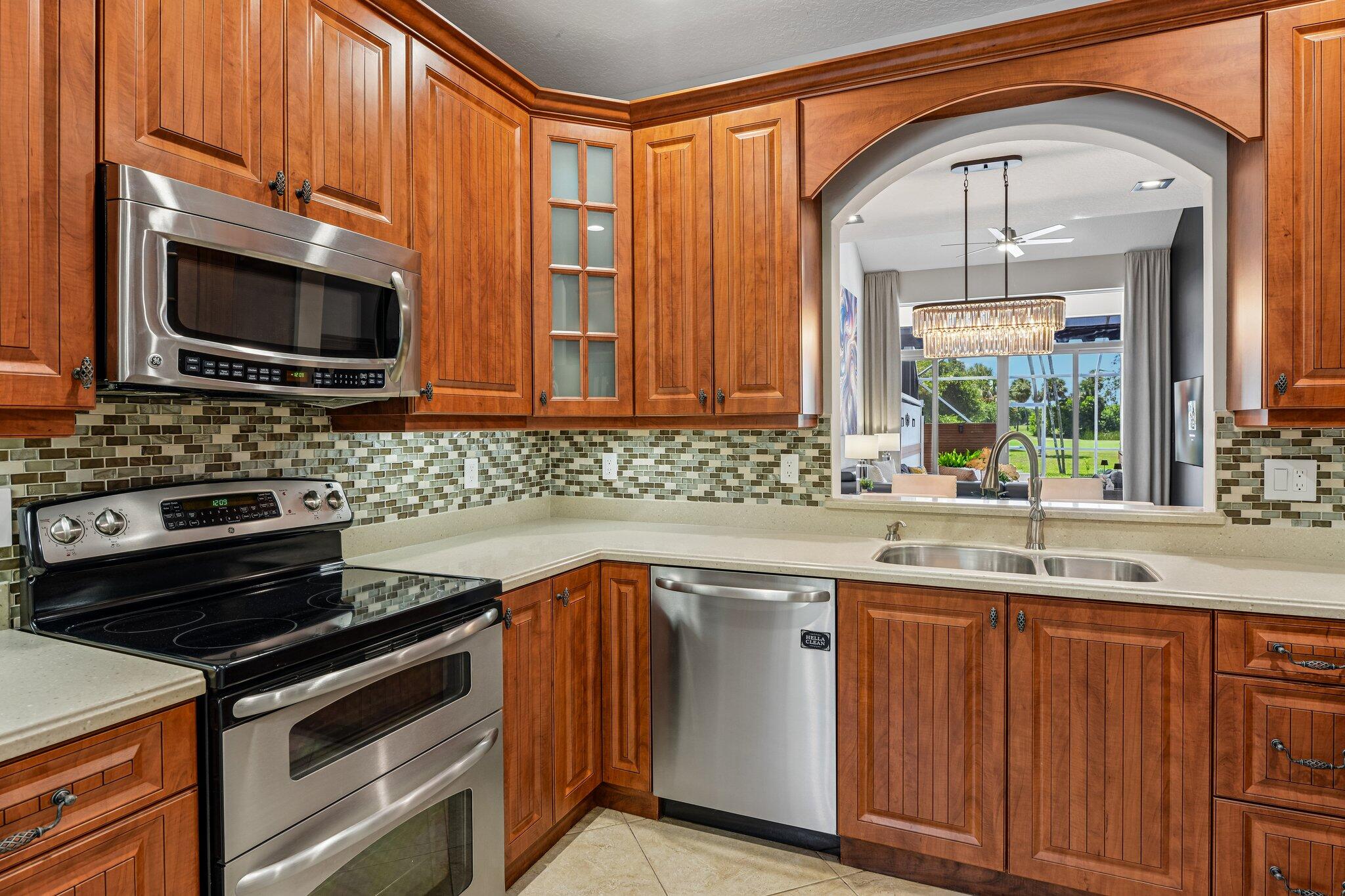 PALM AIRE OAKS COURSE ESTATES - Residential