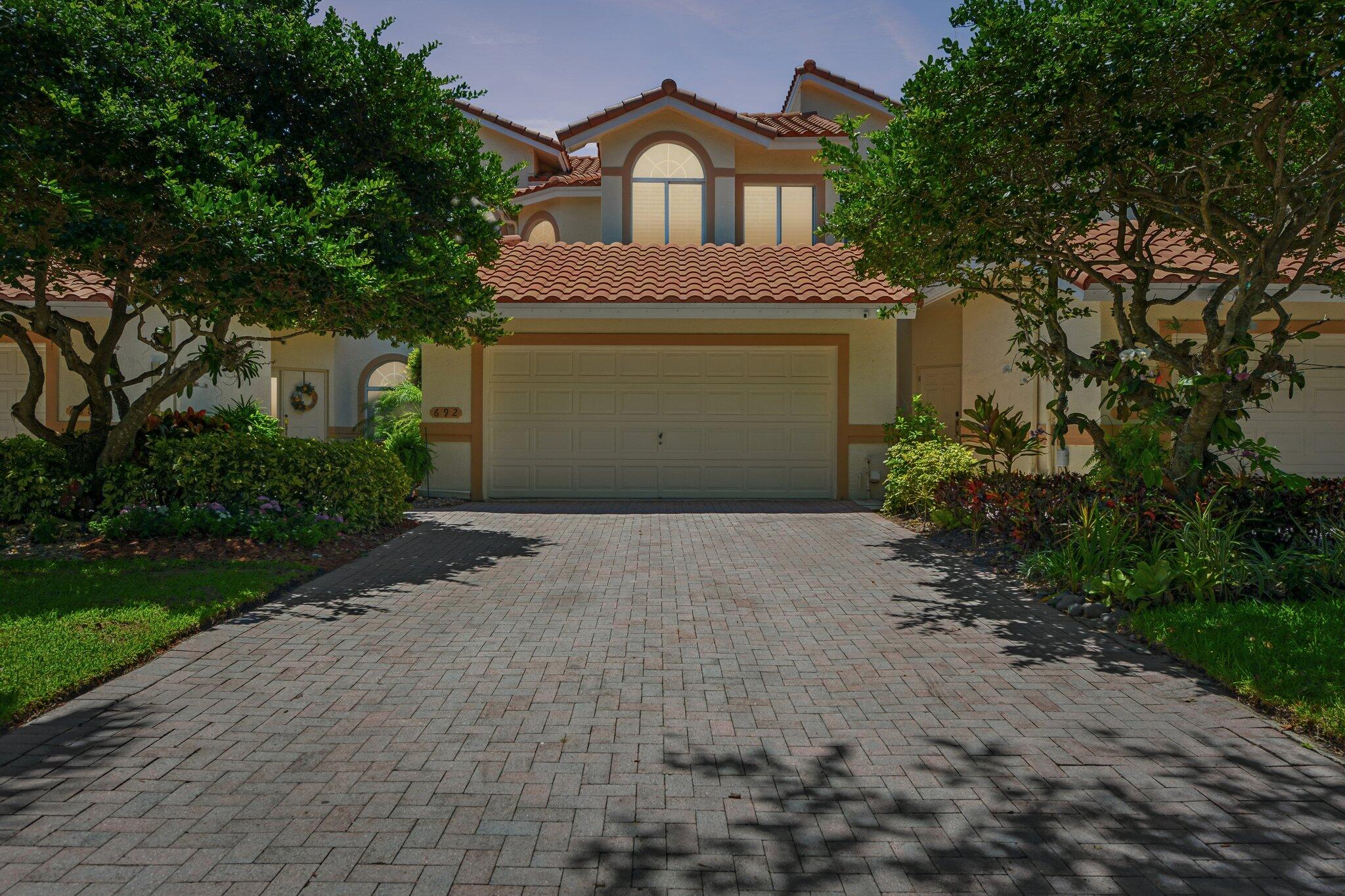 PALM AIRE OAKS COURSE ESTATES - Residential