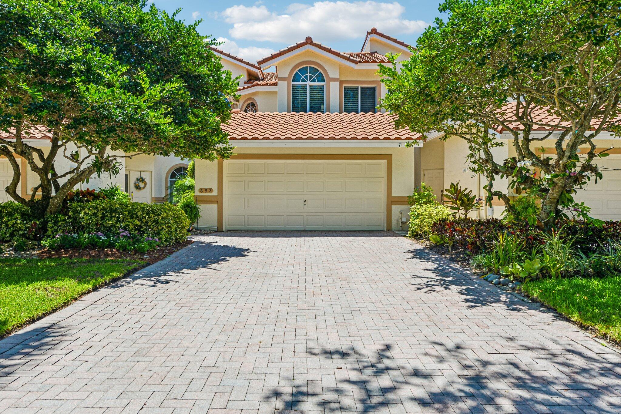 PALM AIRE OAKS COURSE ESTATES - Residential