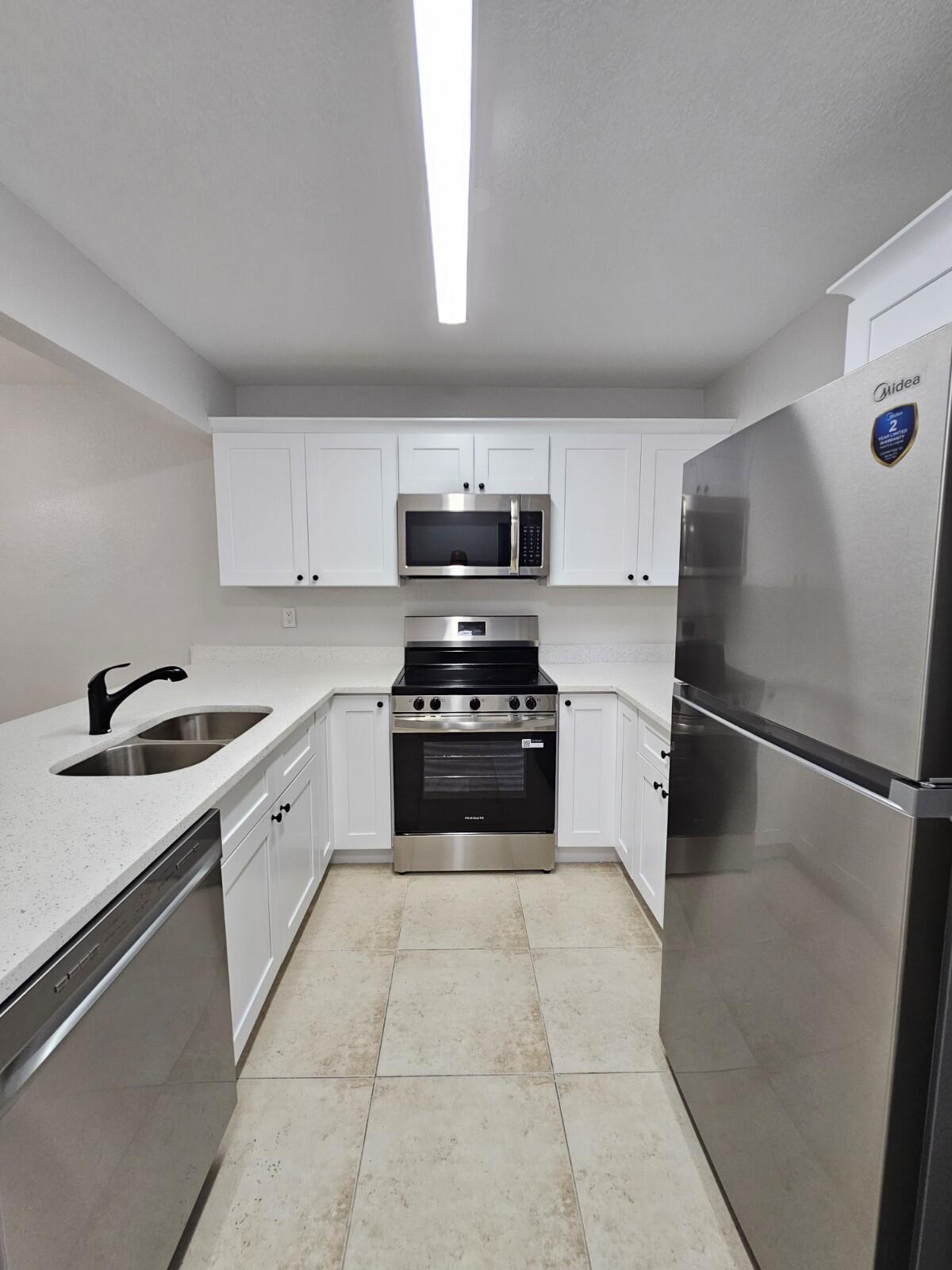 PALM BEACH PLACE CONDO - Residential Lease