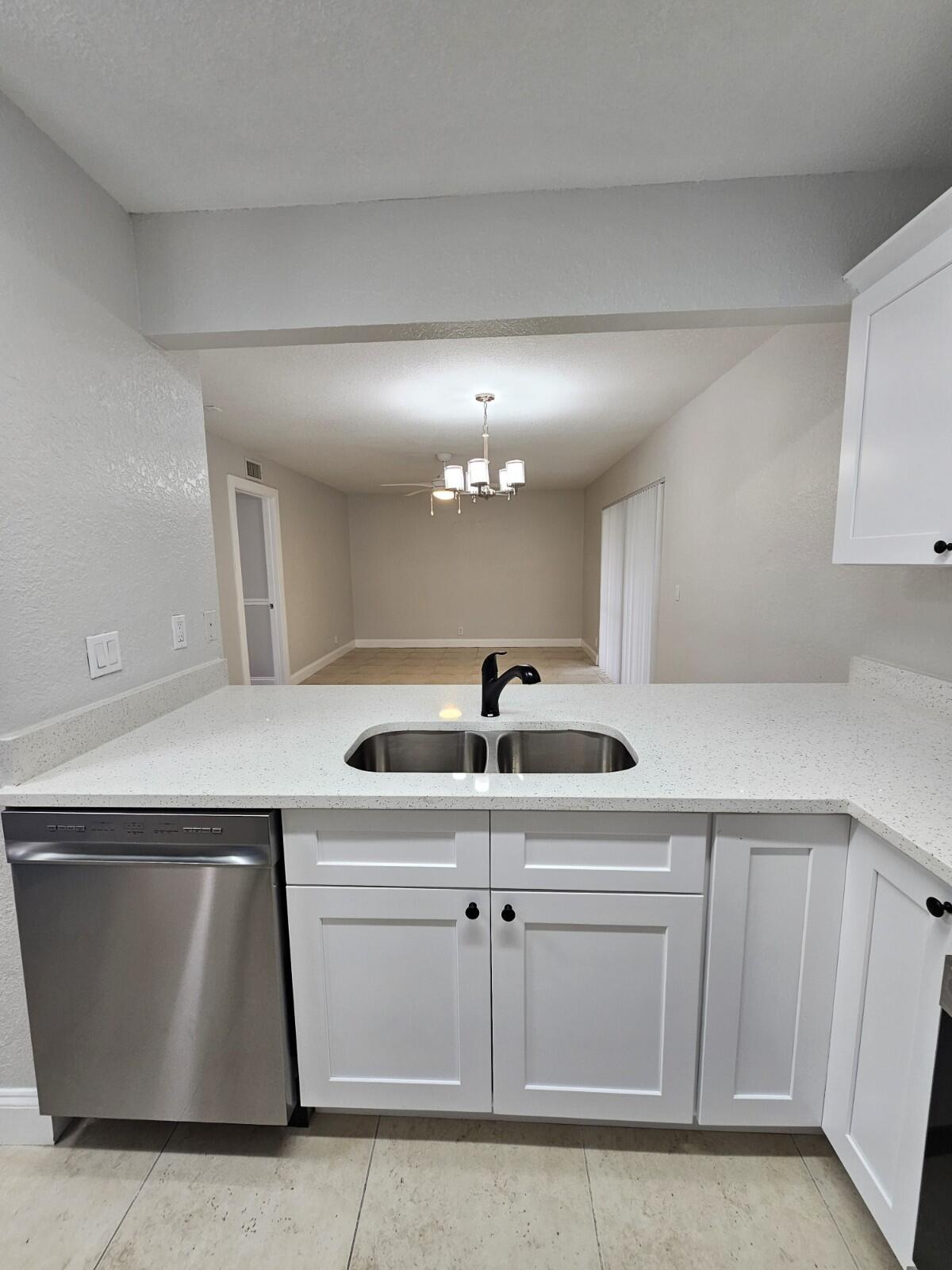 PALM BEACH PLACE CONDO - Residential Lease